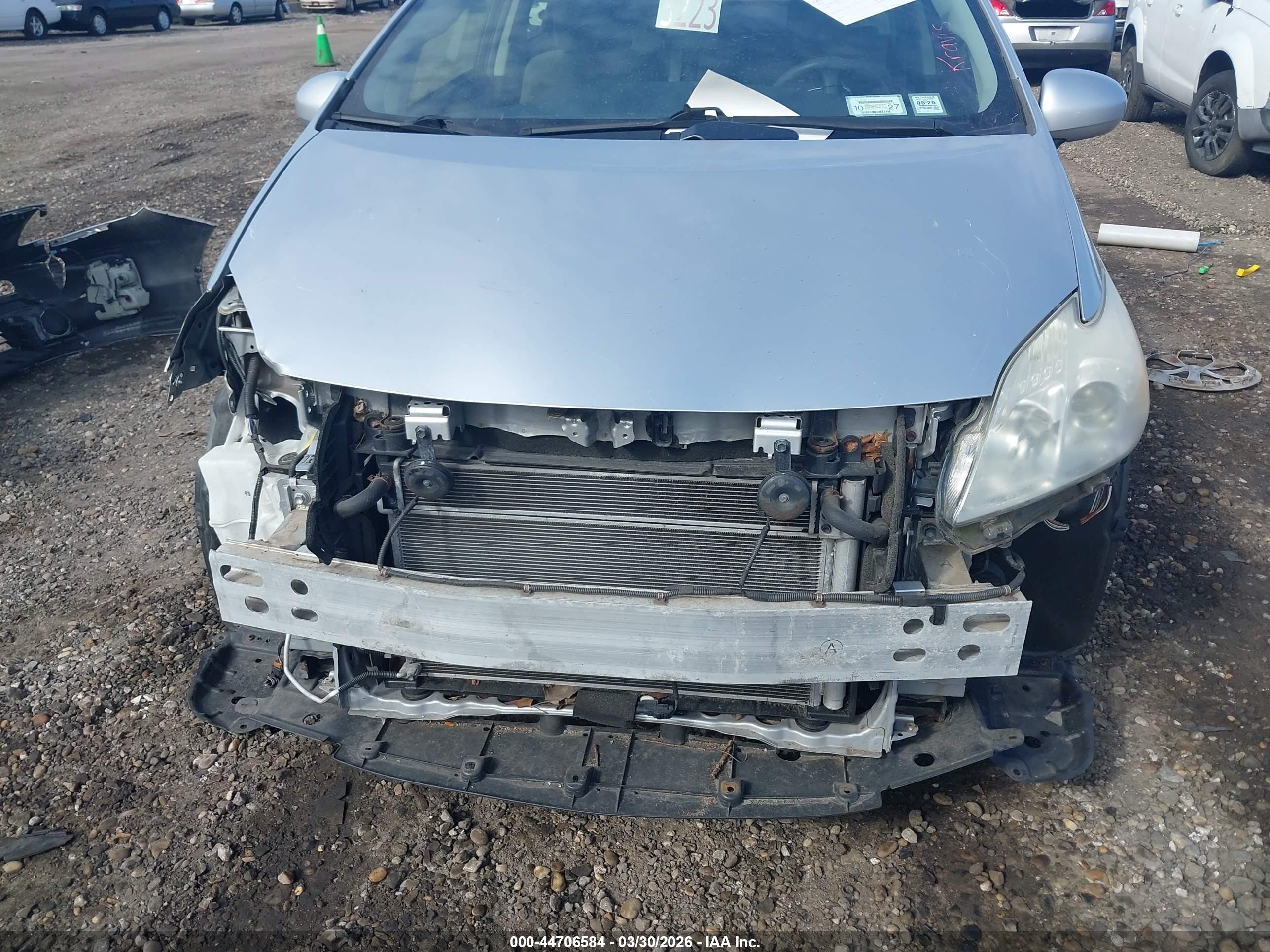 2013 Toyota Prius Three Silver vin: JTDKN3DU2D0349286