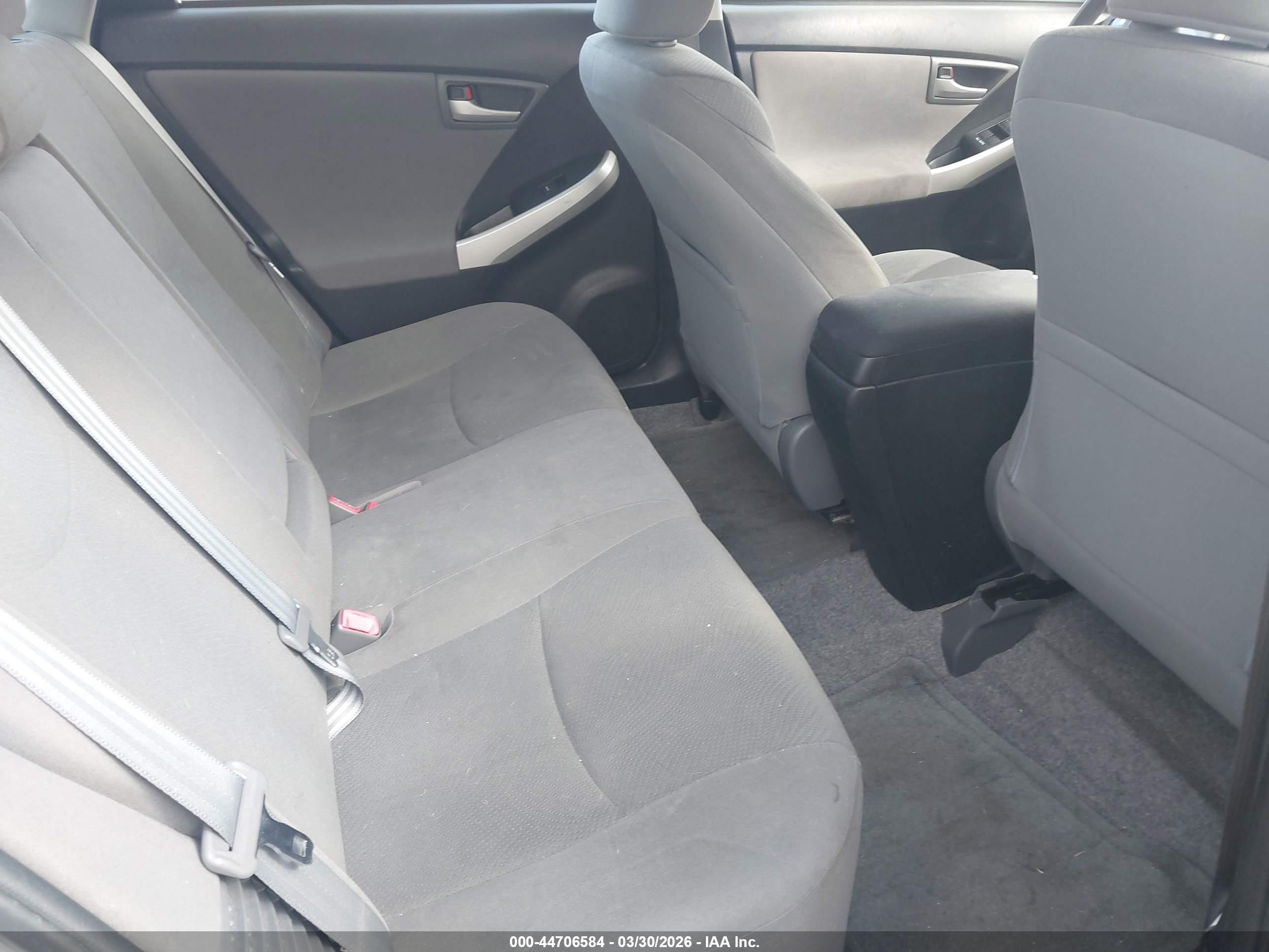 2013 Toyota Prius Three Silver vin: JTDKN3DU2D0349286