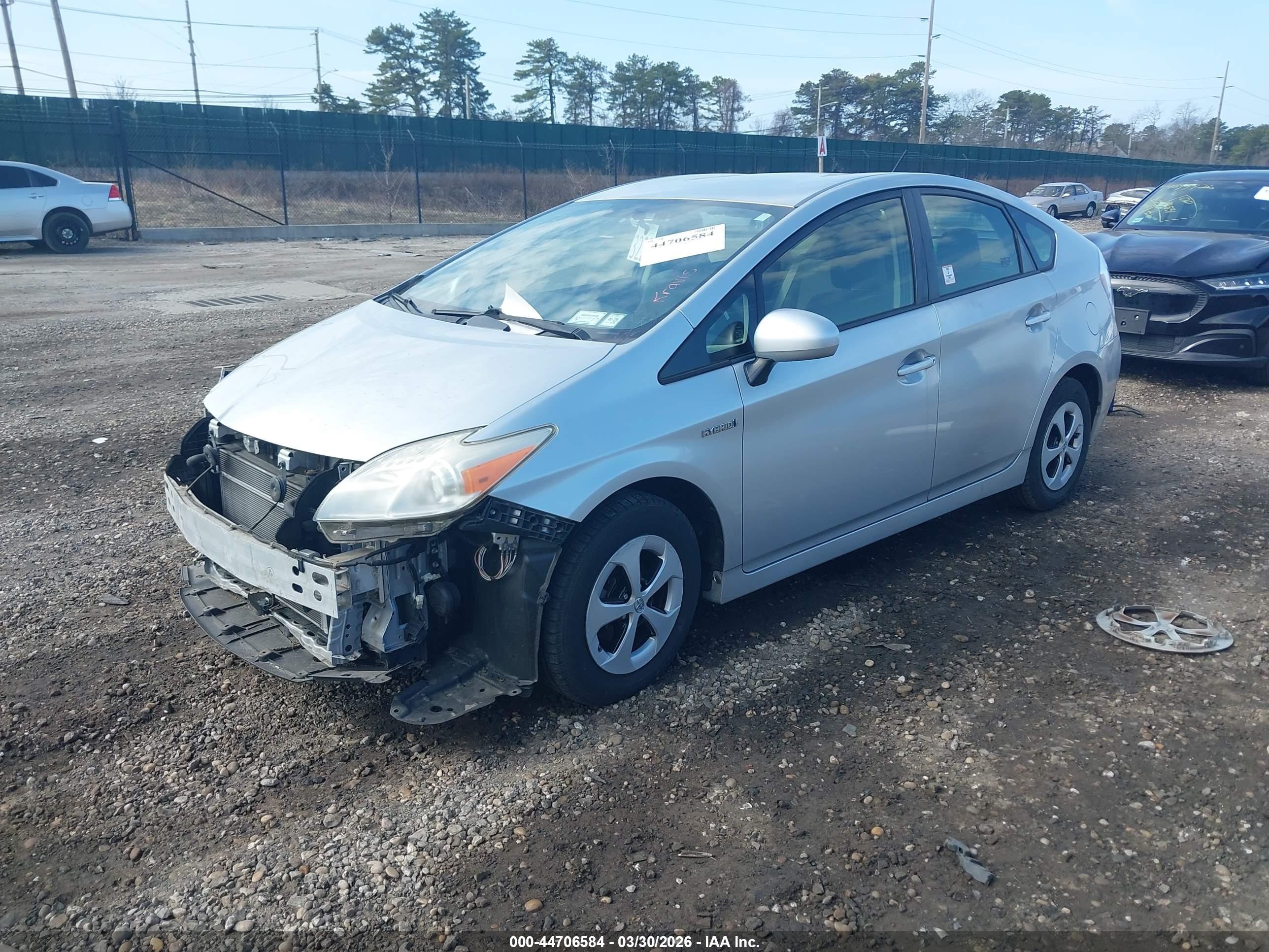 2013 Toyota Prius Three Silver vin: JTDKN3DU2D0349286
