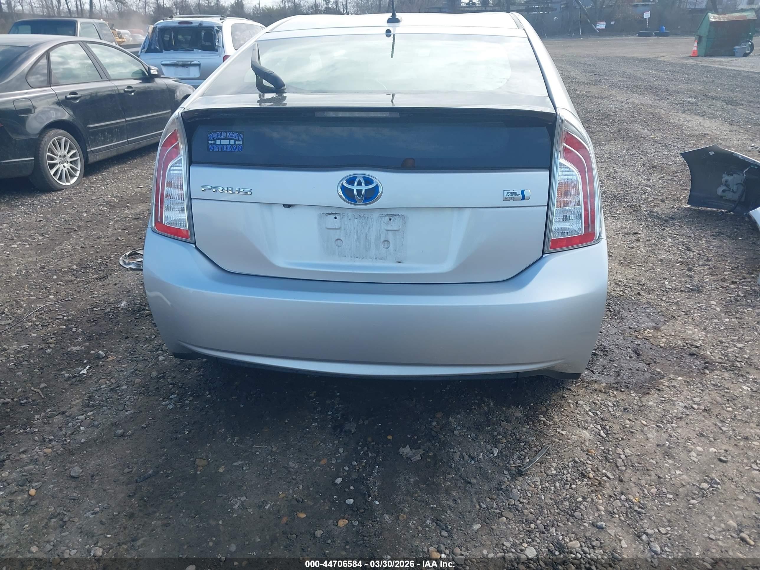 2013 Toyota Prius Three Silver vin: JTDKN3DU2D0349286
