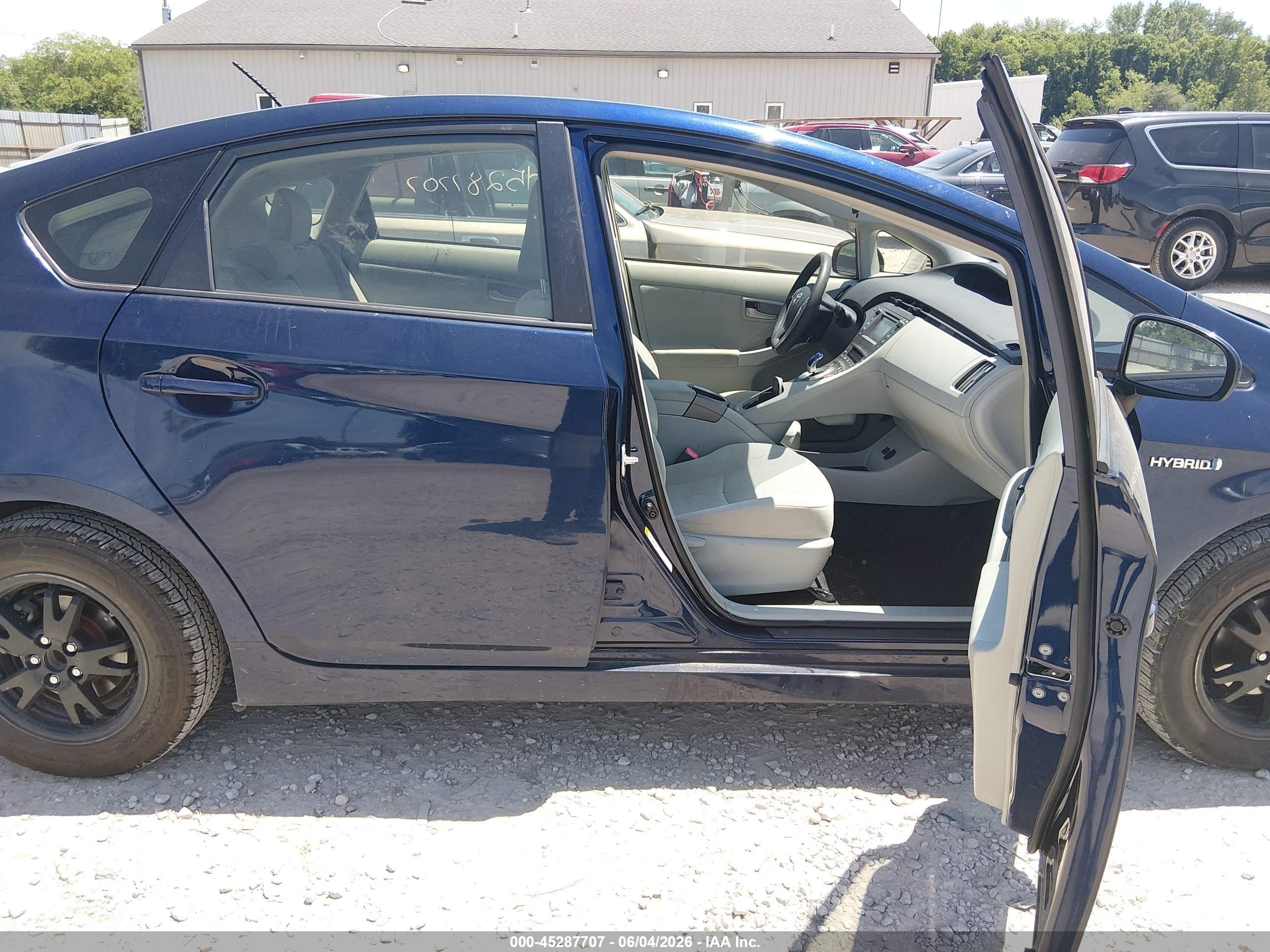 2013 Toyota Prius Two Blue vin: JTDKN3DU2D1621345