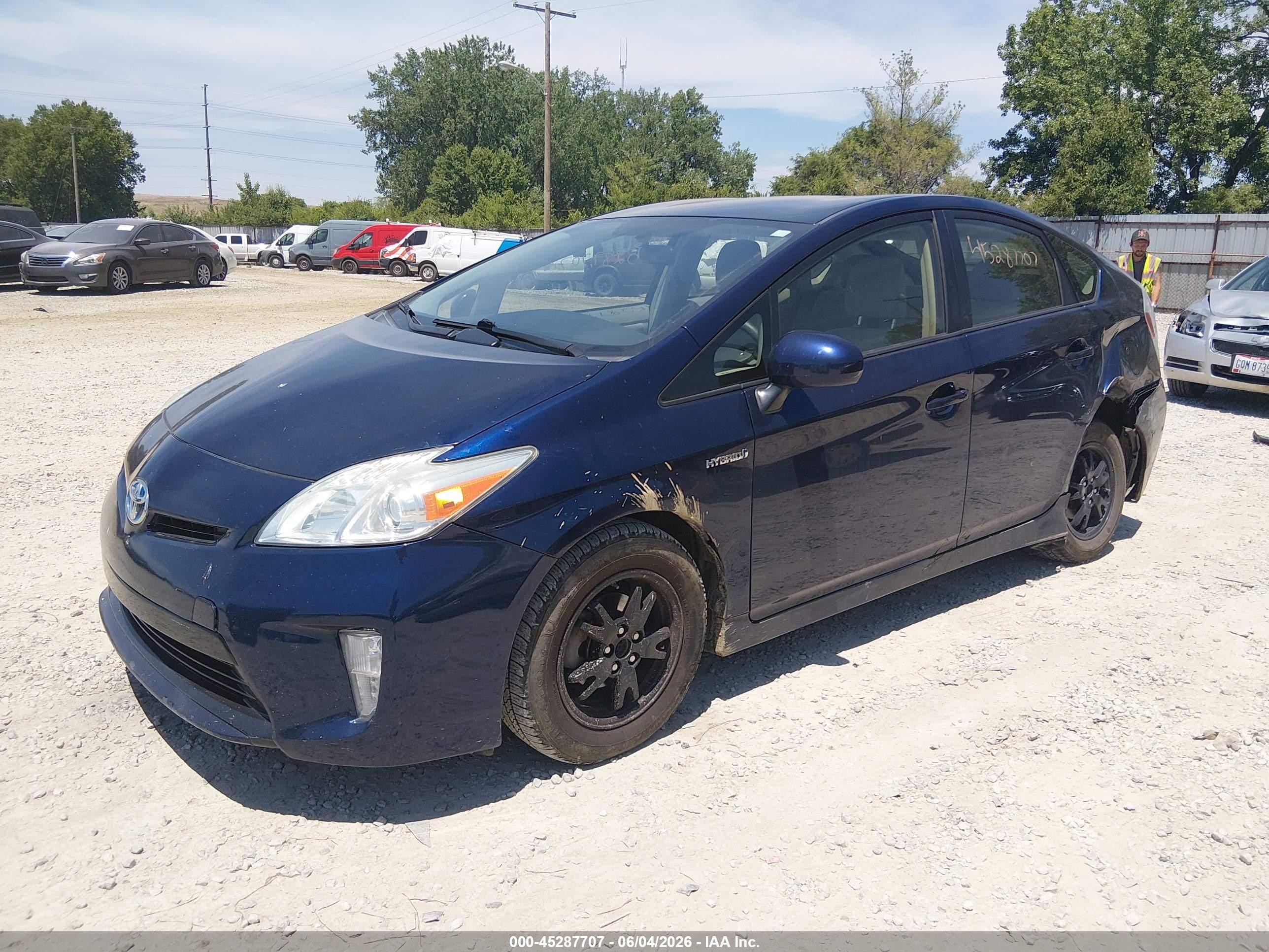 2013 Toyota Prius Two Blue vin: JTDKN3DU2D1621345