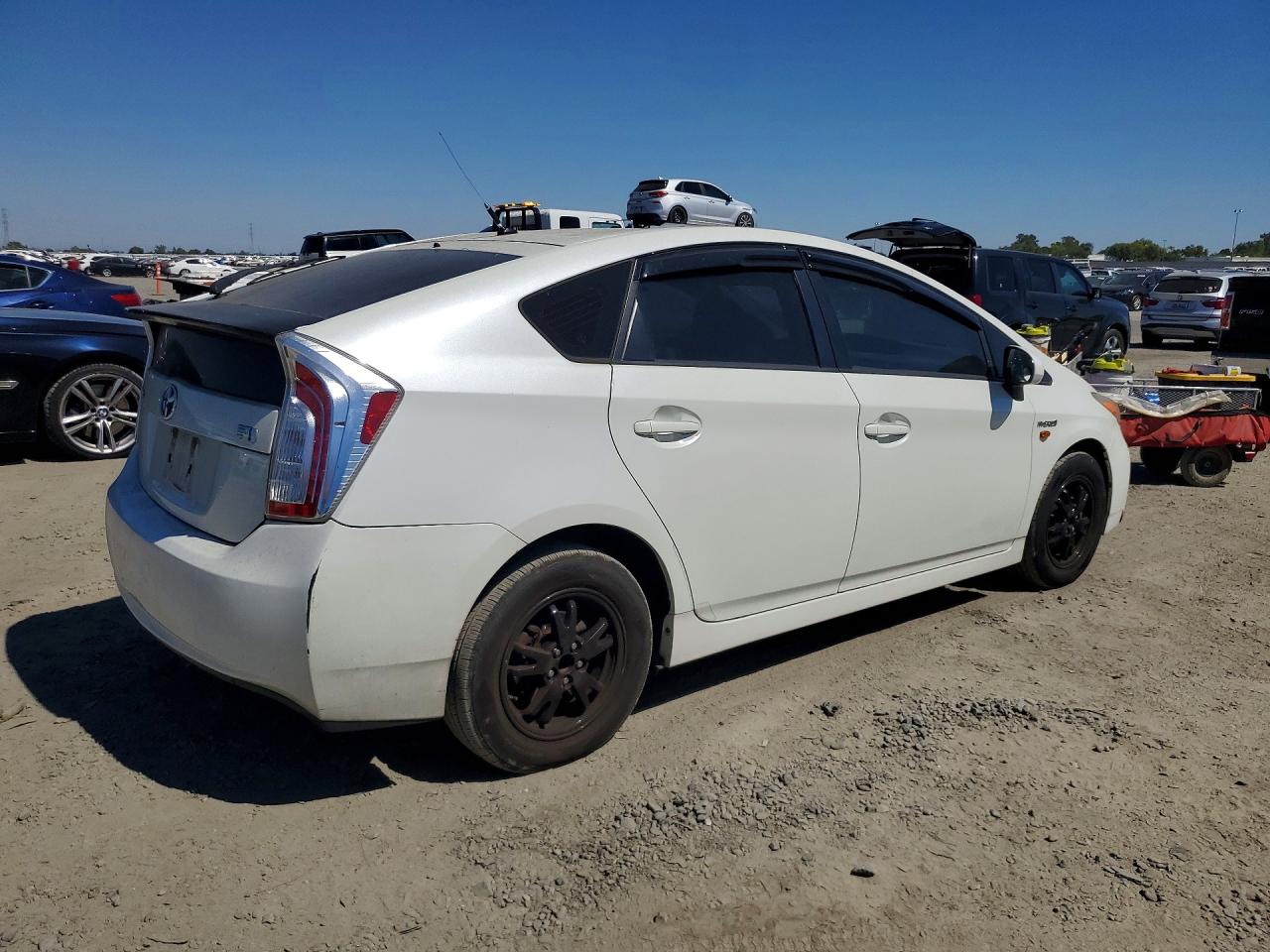 2013 Toyota Prius Two White vin: JTDKN3DU2D1676944