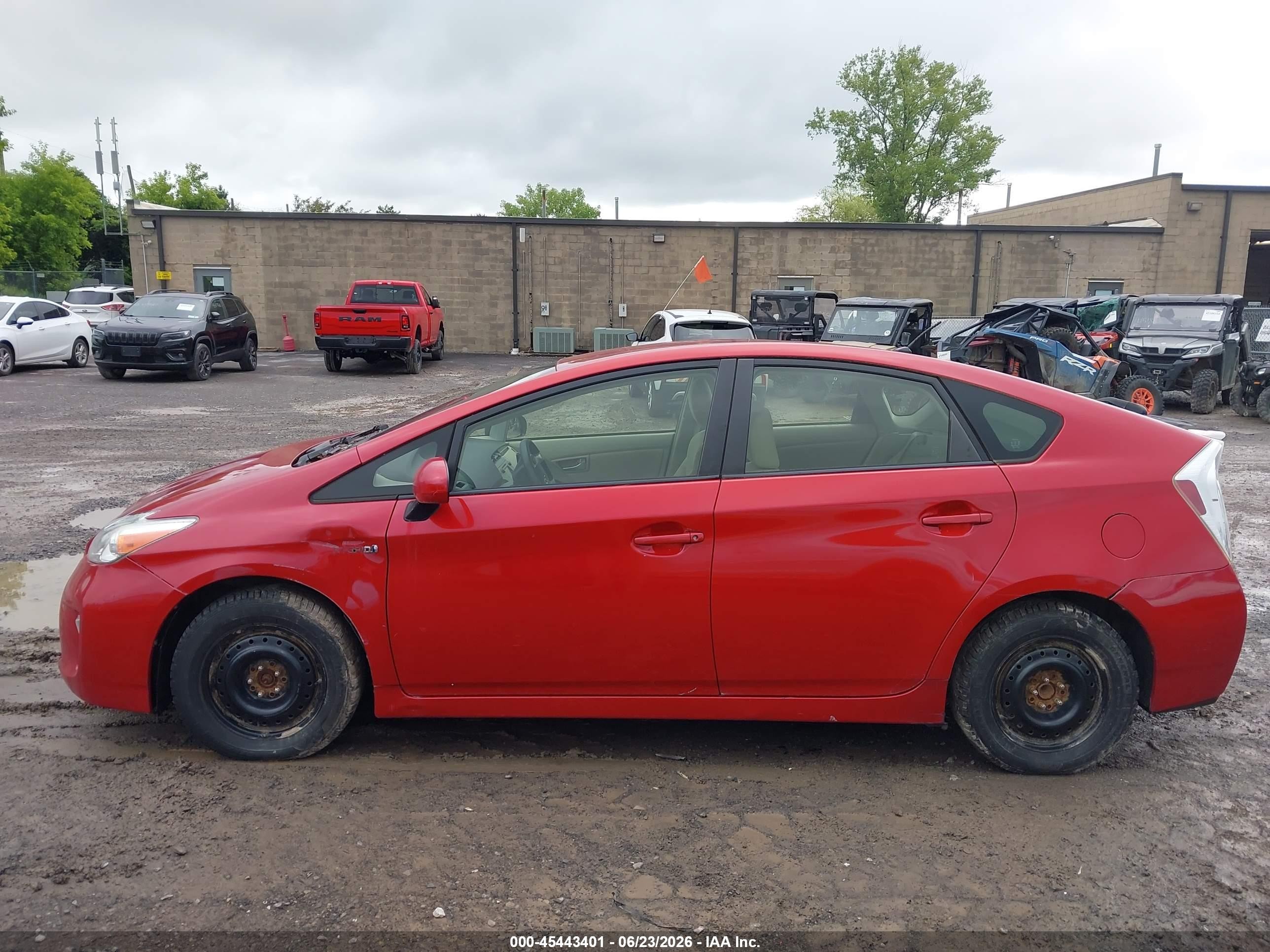 2013 Toyota Prius Two Red vin: JTDKN3DU2D1692819