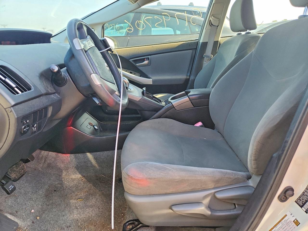 2013 Toyota Prius Two Белый vin: JTDKN3DU2D1726144