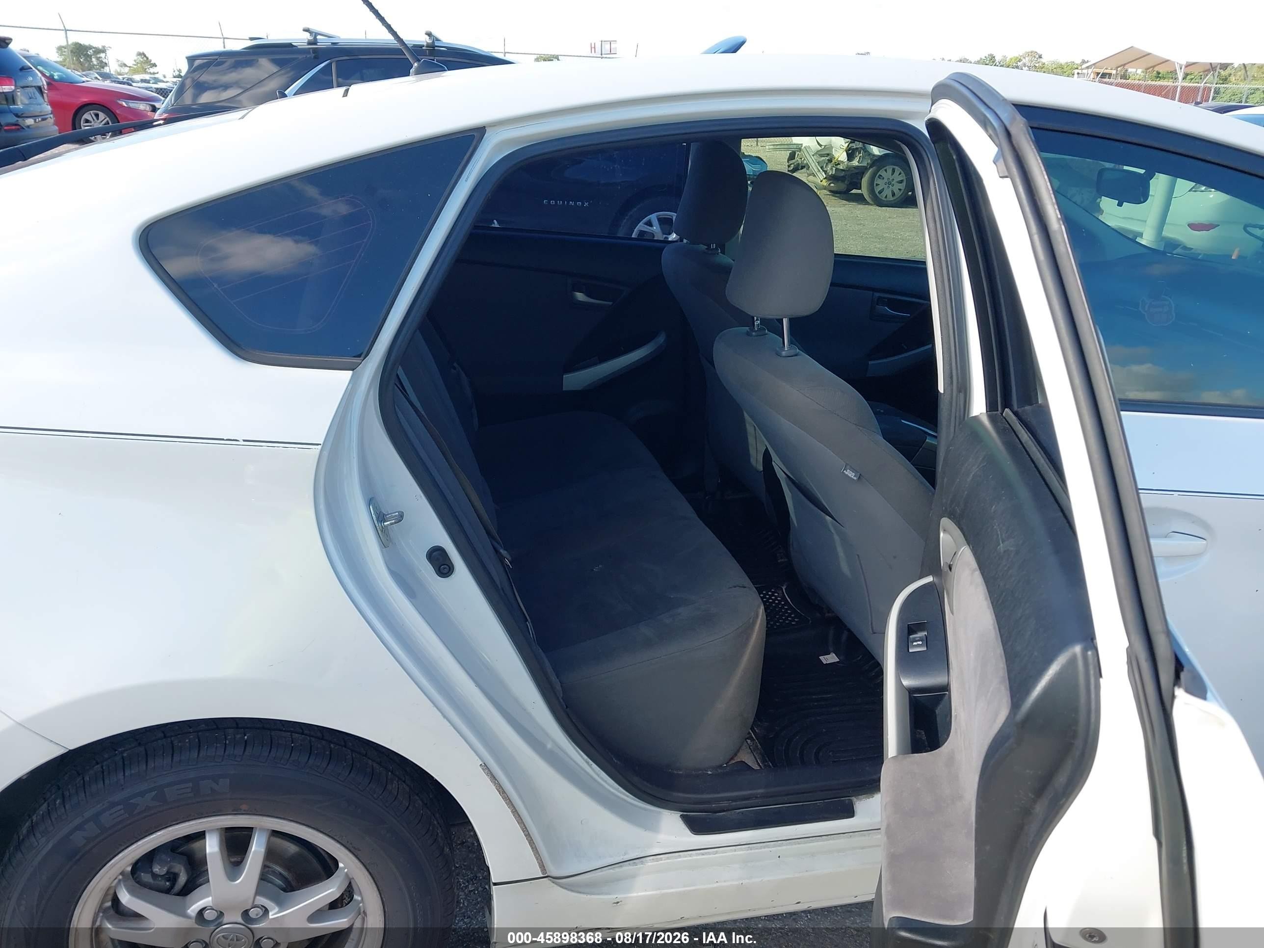 2013 Toyota Prius Two White vin: JTDKN3DU2D5542993