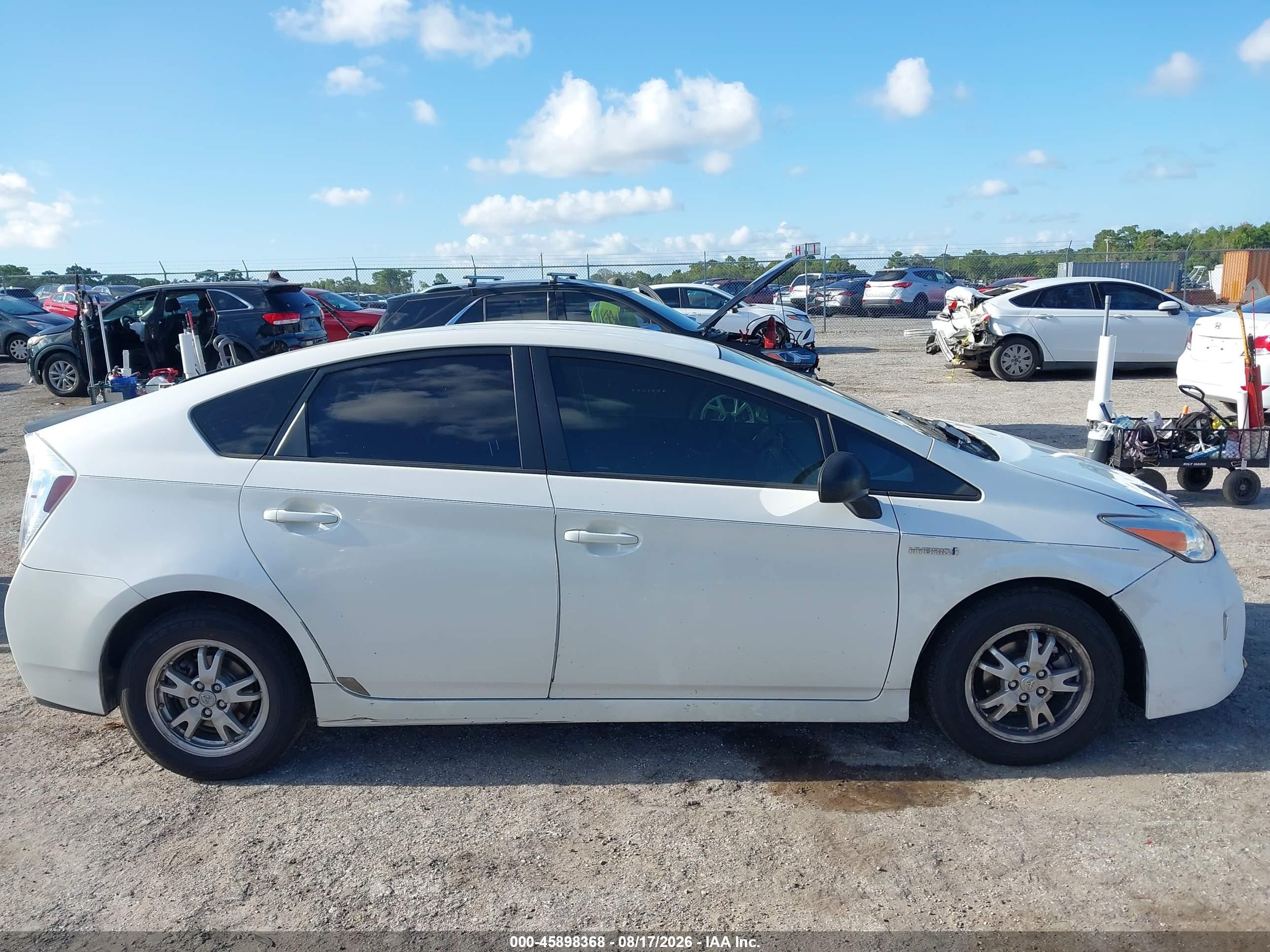 2013 Toyota Prius Two White vin: JTDKN3DU2D5542993