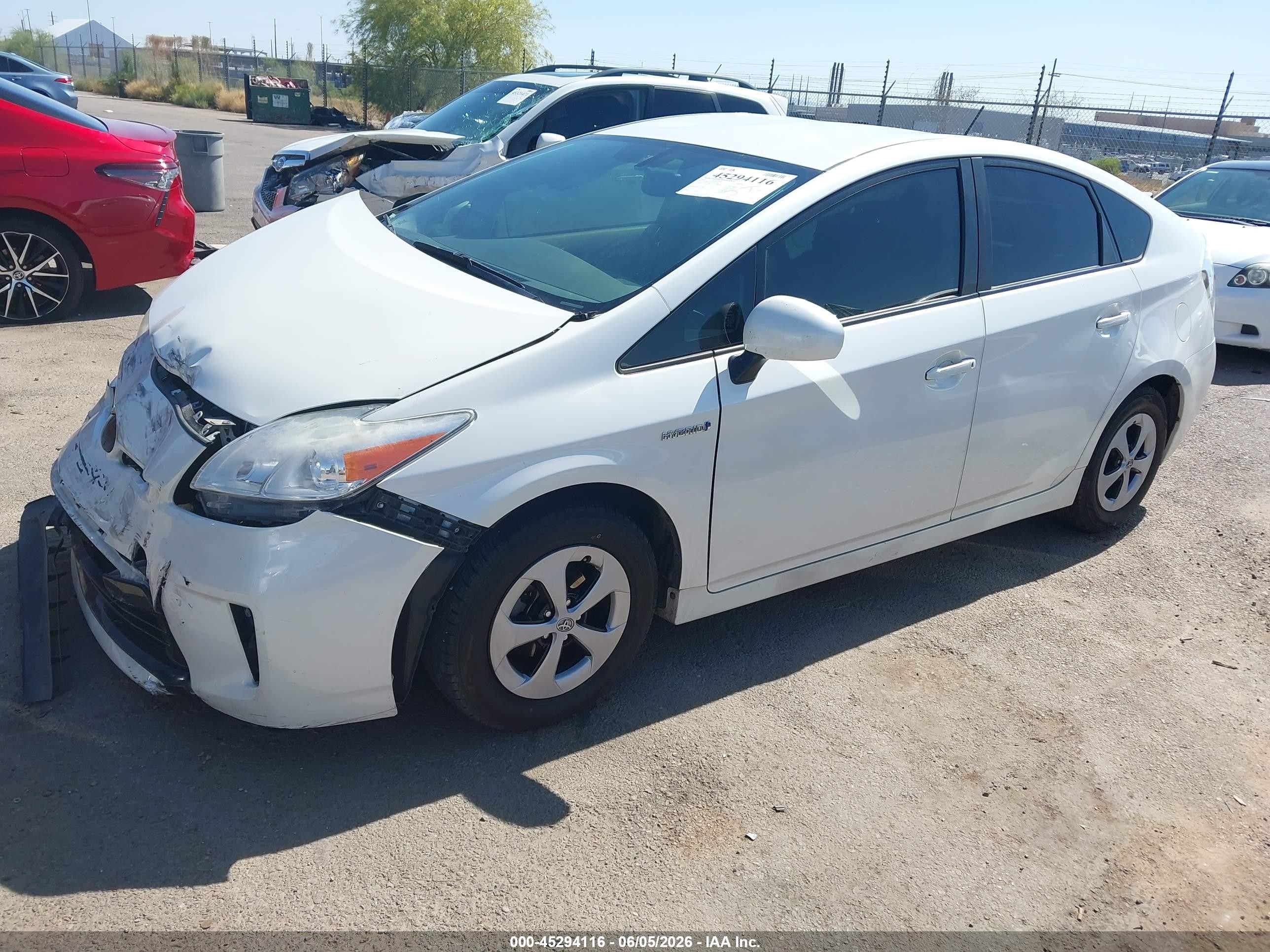 2013 Toyota Prius   White vin: JTDKN3DU2D5554397