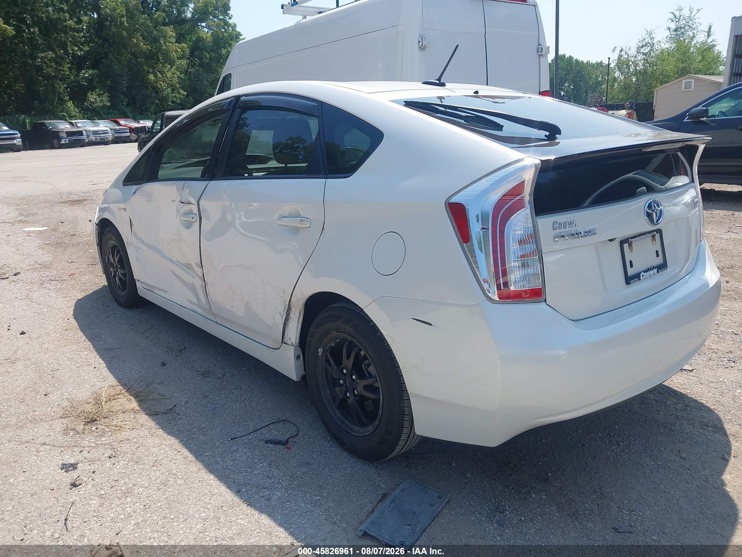 2013 Toyota Prius Three White vin: JTDKN3DU2D5560636
