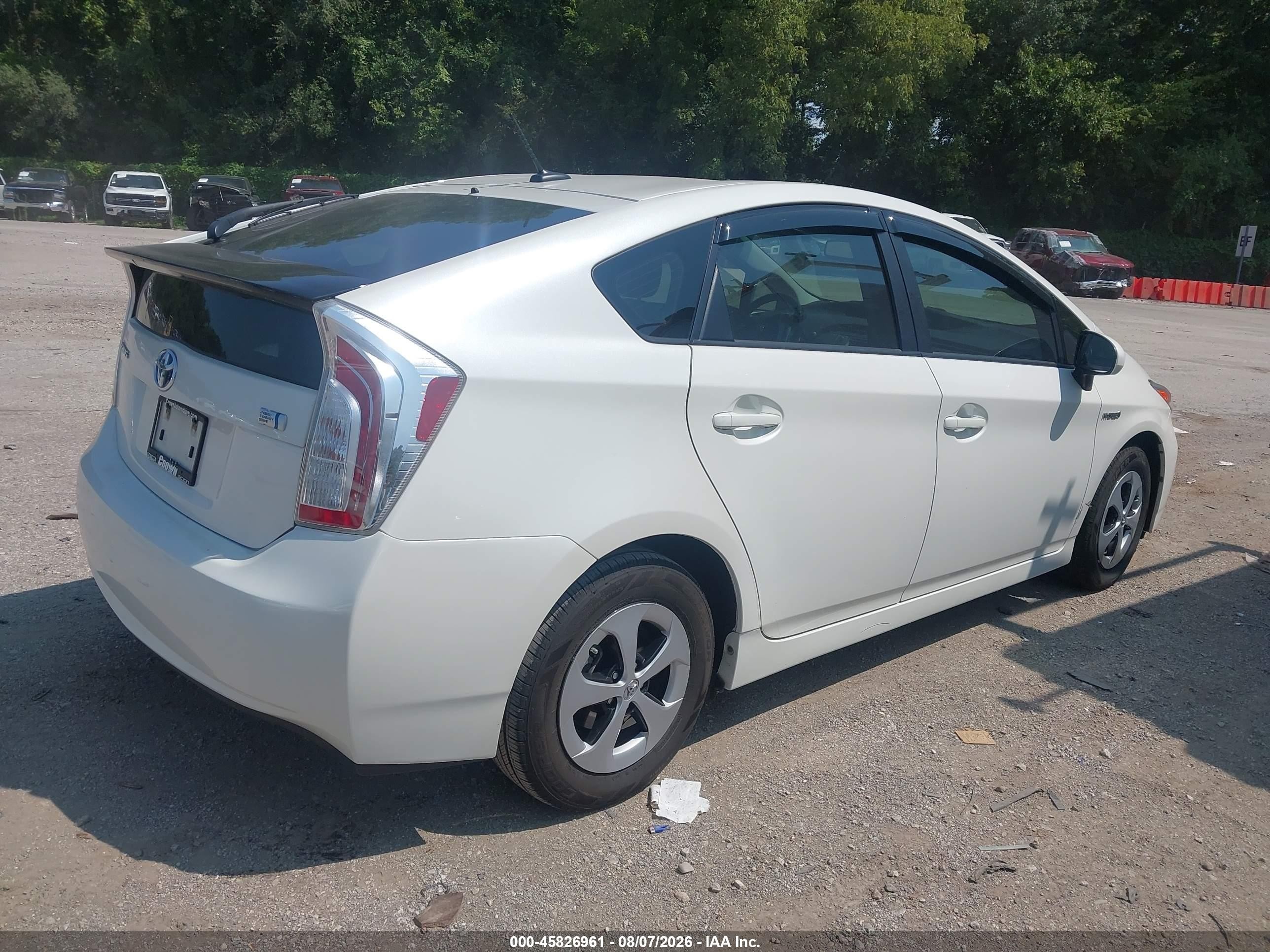 2013 Toyota Prius Three White vin: JTDKN3DU2D5560636