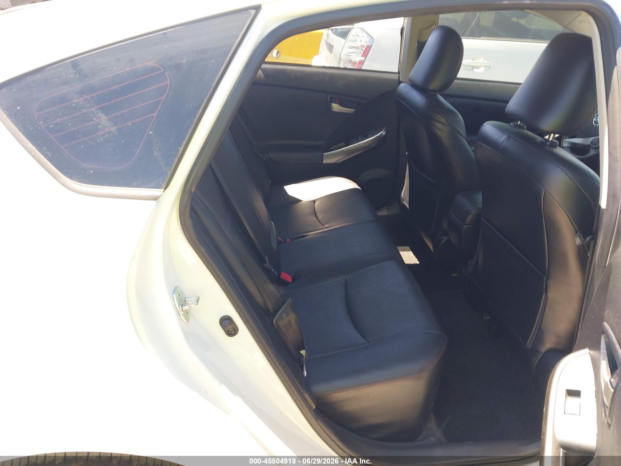 2013 Toyota Prius Three Se White vin: JTDKN3DU2D5591935