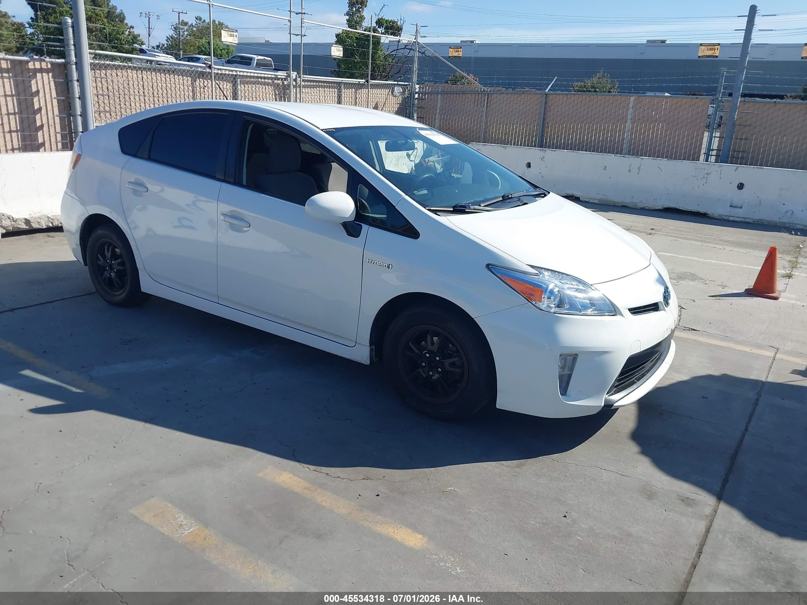 2013 Toyota Prius Two White vin: JTDKN3DU2D5602464