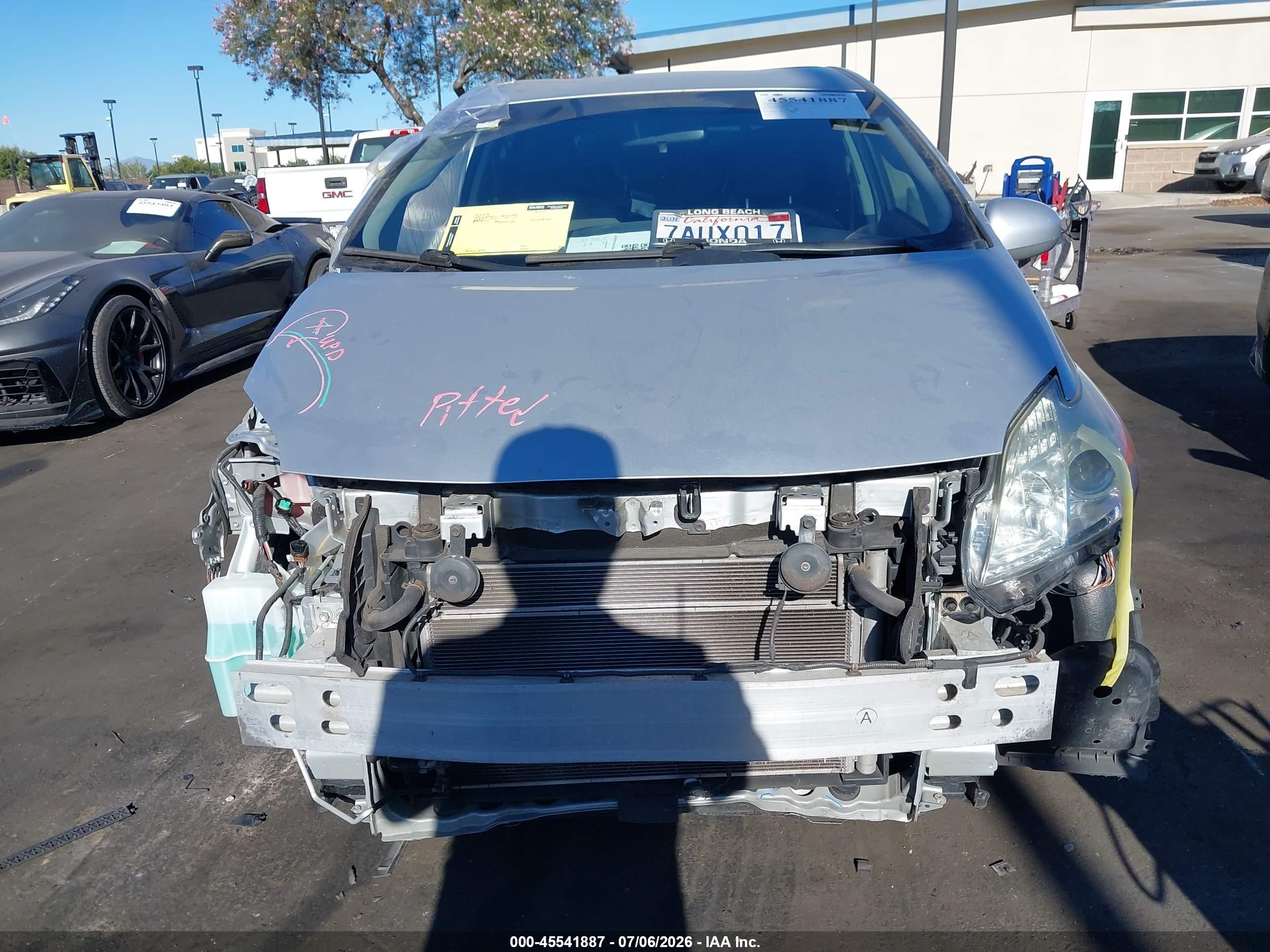 2013 Toyota Prius Three Silver vin: JTDKN3DU2D5608412