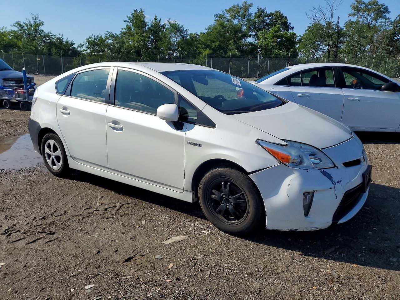 2013 Toyota Prius Two White vin: JTDKN3DU2D5651065