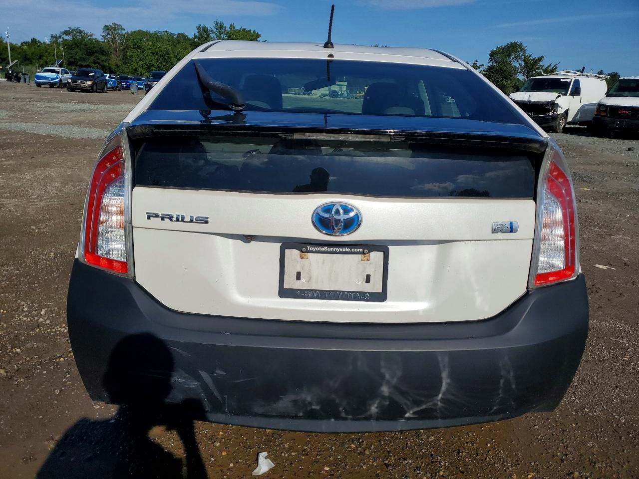2013 Toyota Prius Two White vin: JTDKN3DU2D5651065