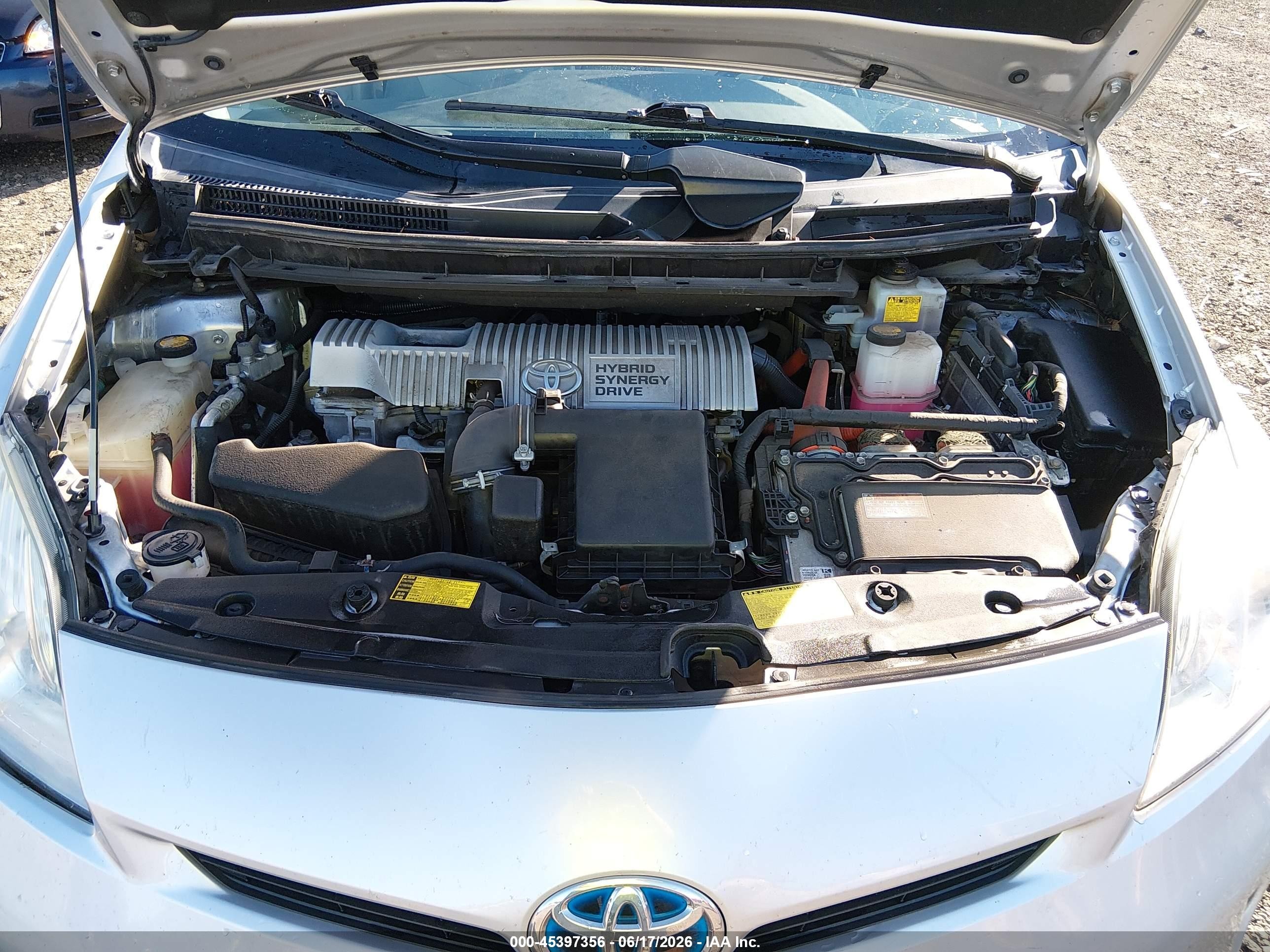 2013 Toyota Prius Four Silver vin: JTDKN3DU2D5671199