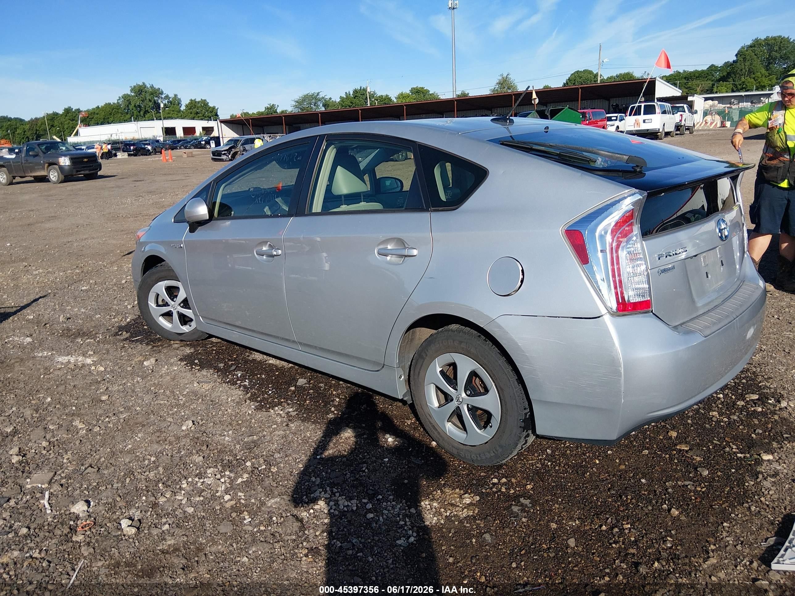 2013 Toyota Prius Four Silver vin: JTDKN3DU2D5671199