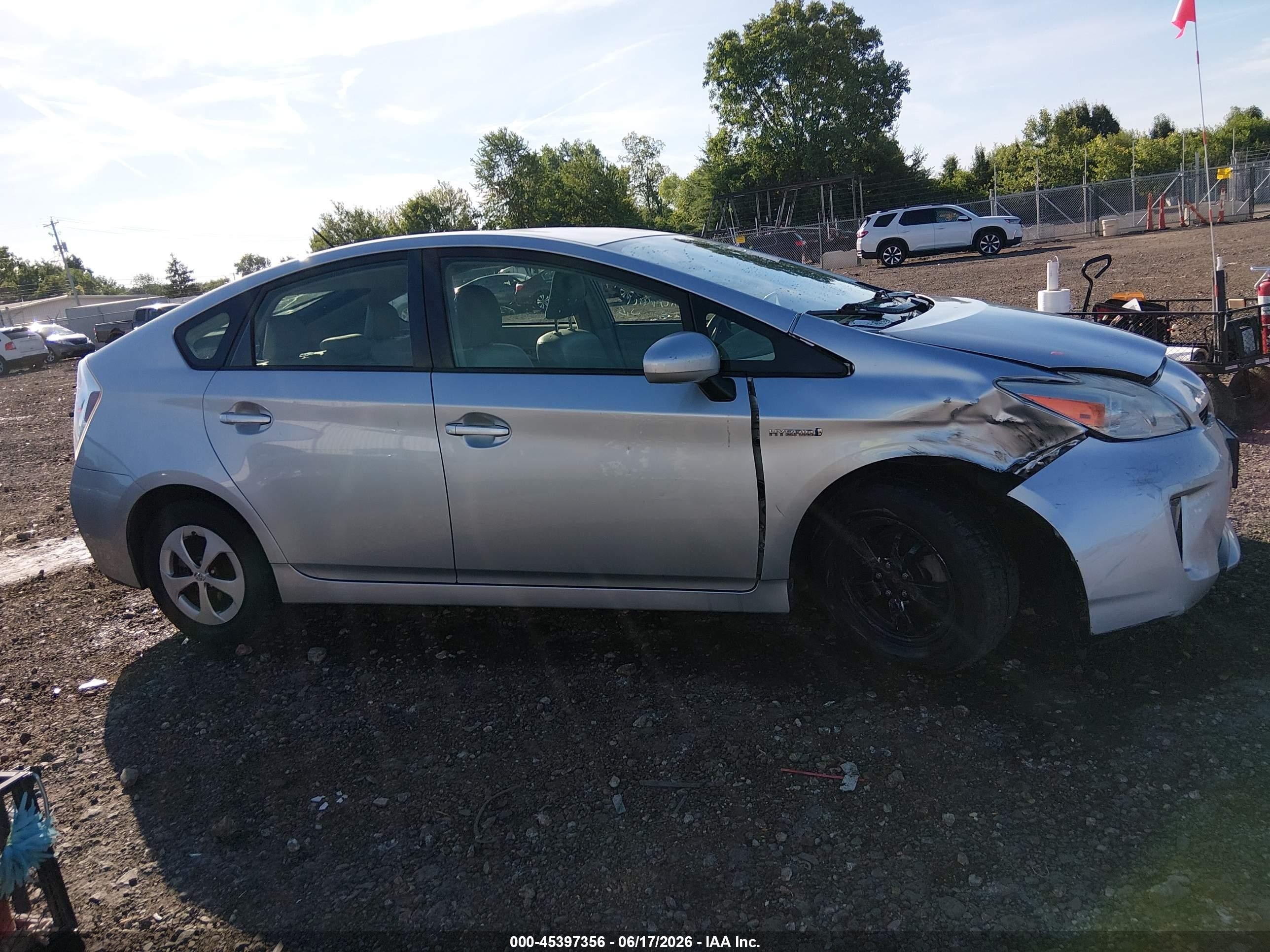 2013 Toyota Prius Four Silver vin: JTDKN3DU2D5671199