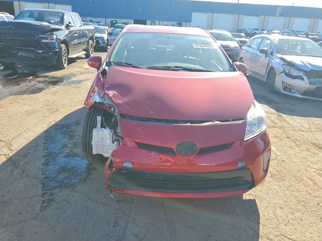 2014 Toyota Prius Two Красный vin: JTDKN3DU2E0358460
