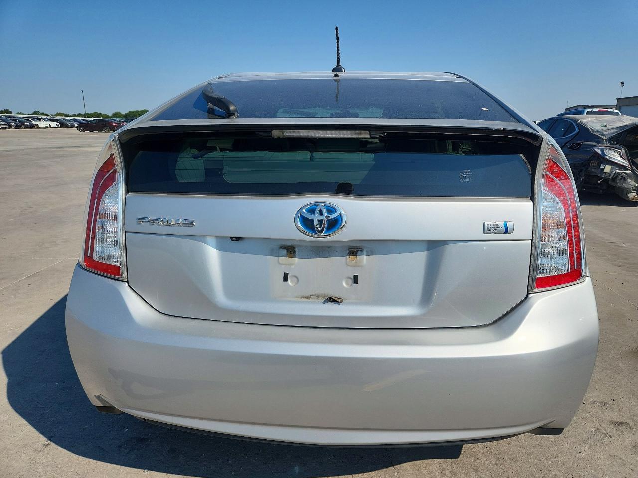 2014 Toyota Prius Three Silver vin: JTDKN3DU2E0370544