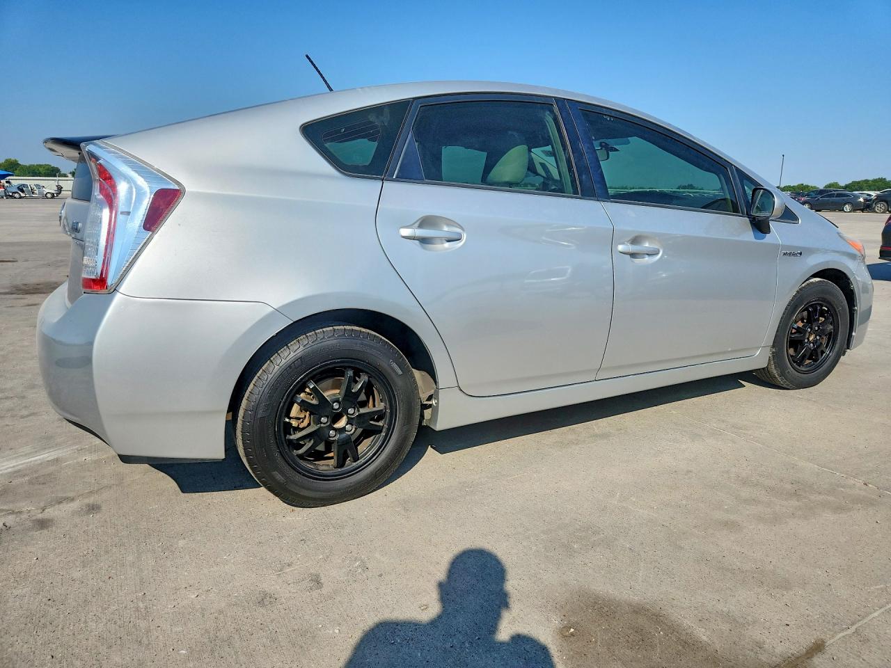 2014 Toyota Prius Three Silver vin: JTDKN3DU2E0370544