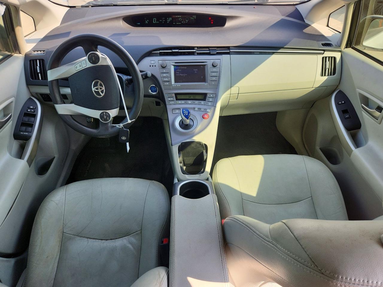 2014 Toyota Prius Three Silver vin: JTDKN3DU2E0370544
