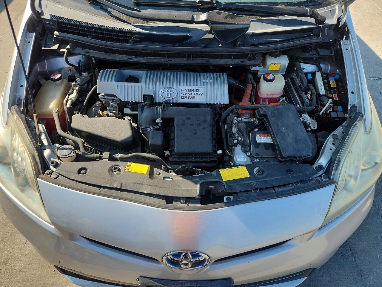 2014 Toyota Prius Three Silver vin: JTDKN3DU2E0370544