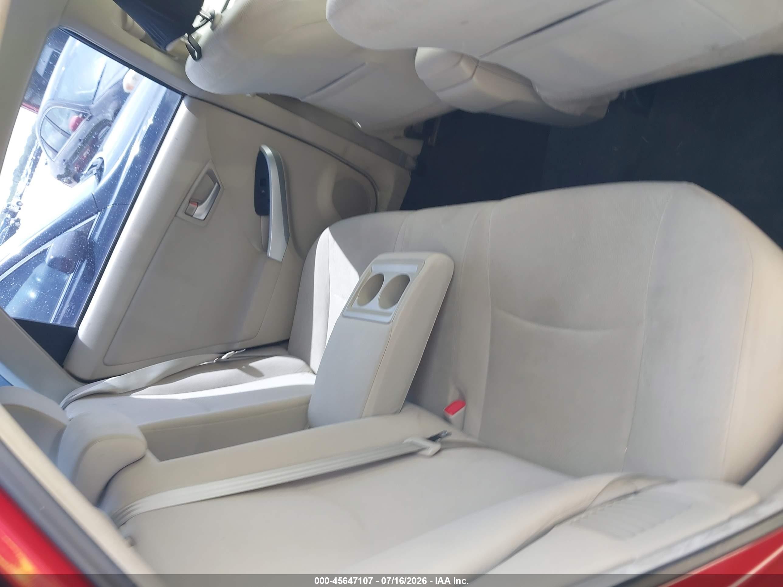 2014 Toyota Prius Two Красный vin: JTDKN3DU2E0374075