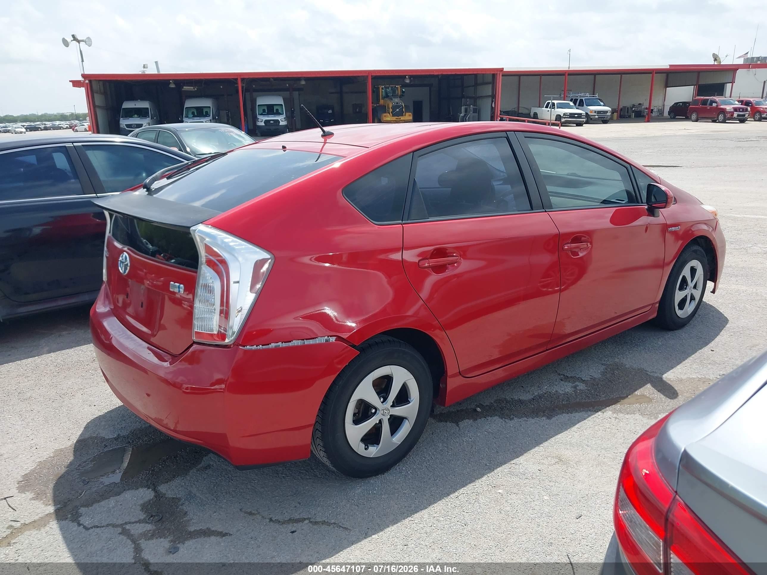 2014 Toyota Prius Two Красный vin: JTDKN3DU2E0374075