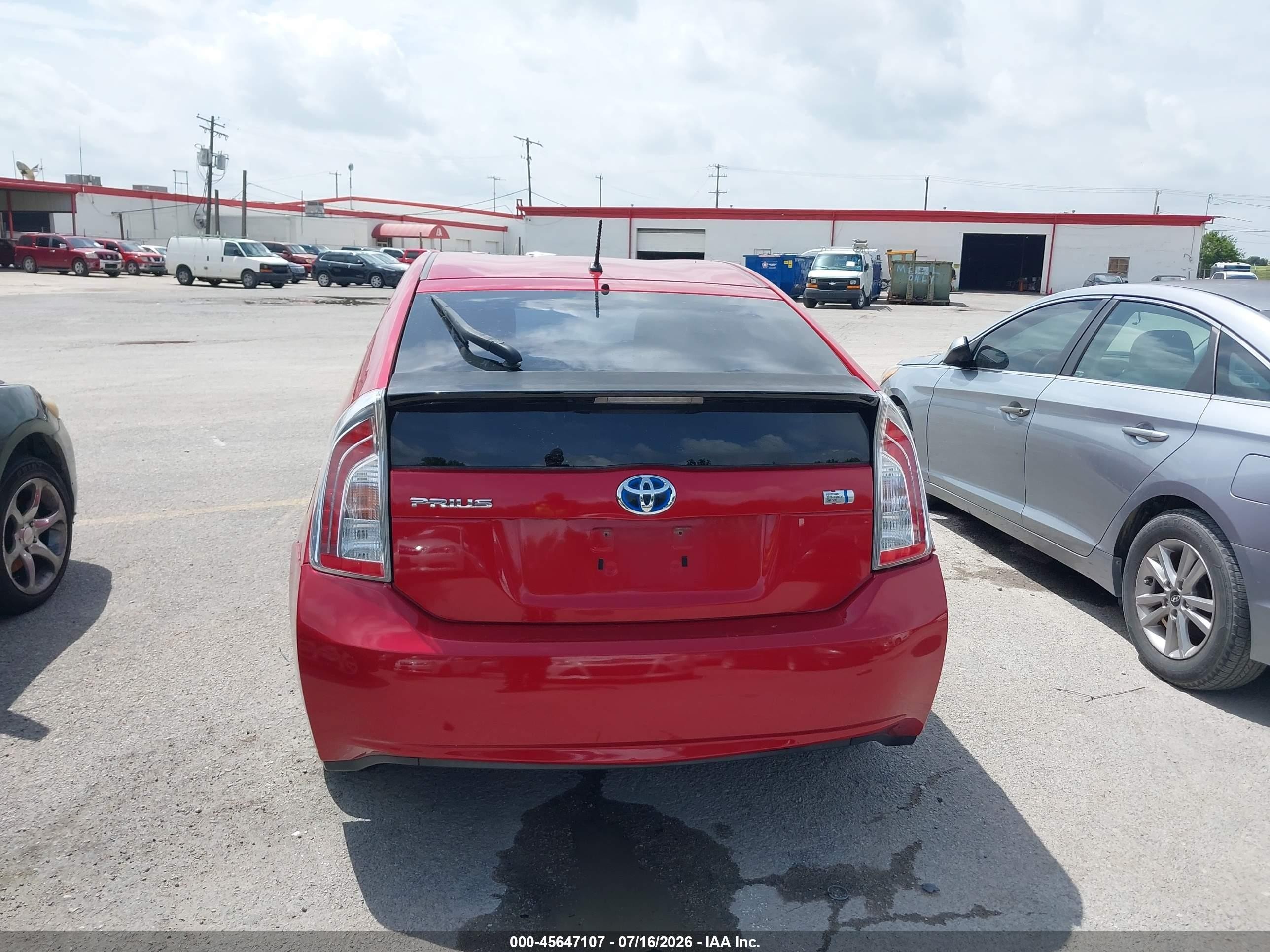 2014 Toyota Prius Two Красный vin: JTDKN3DU2E0374075