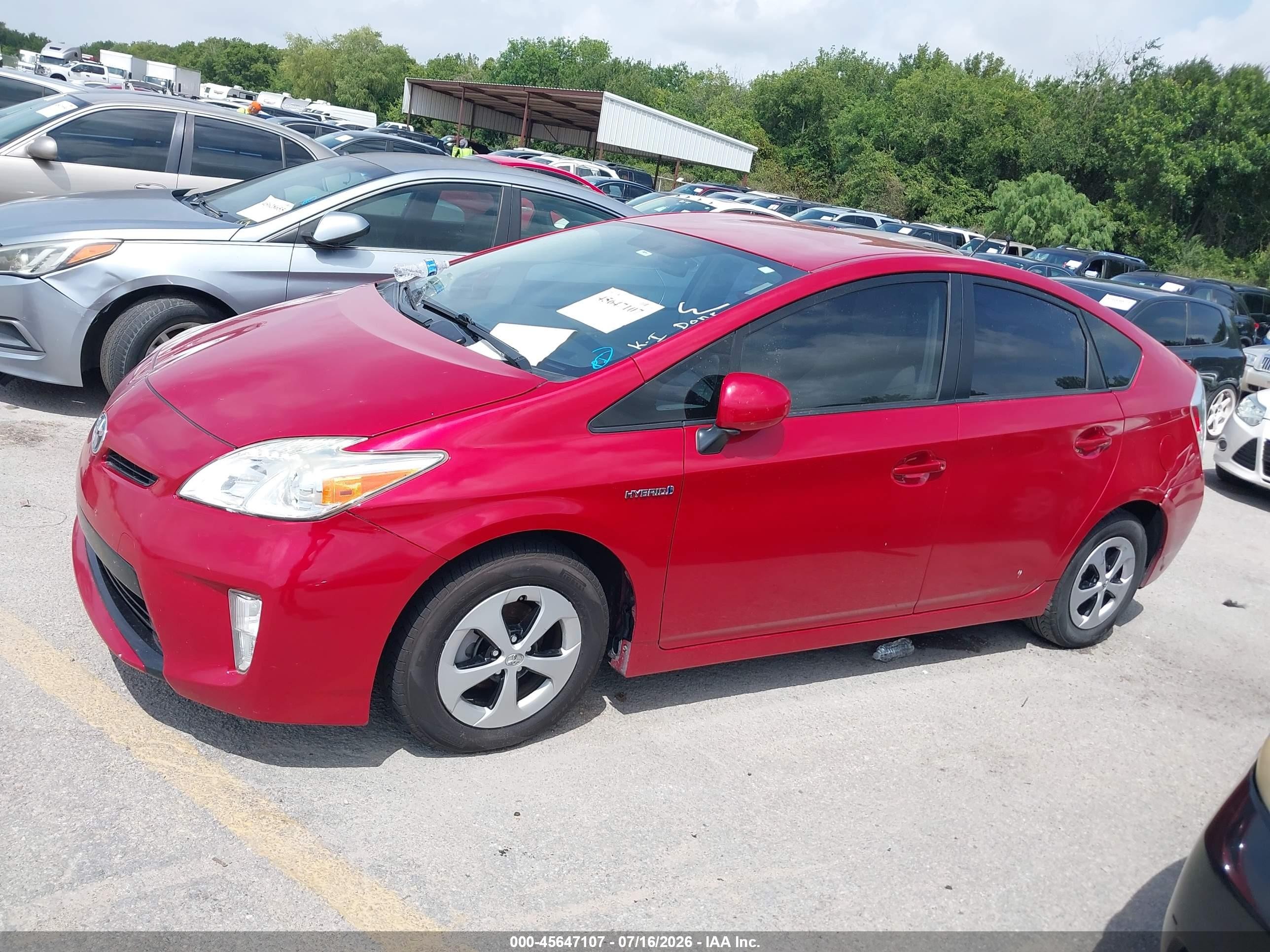 2014 Toyota Prius Two Красный vin: JTDKN3DU2E0374075