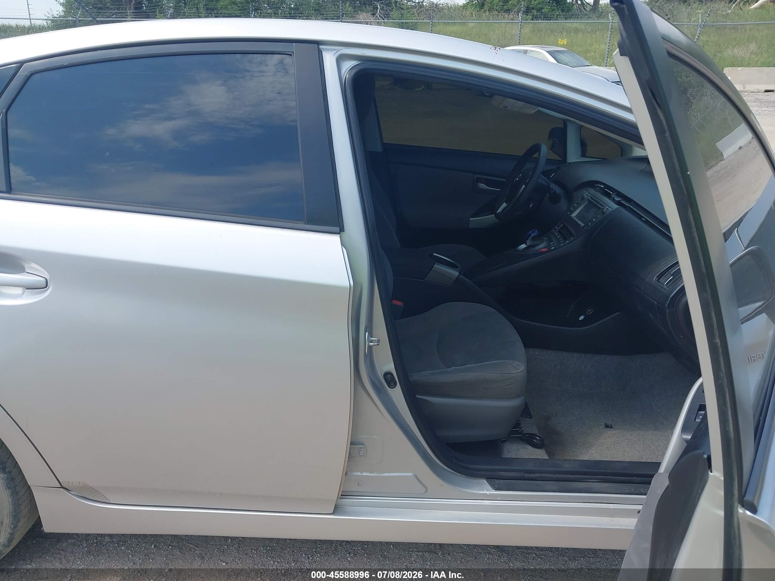 2014 Toyota Prius Two Silver vin: JTDKN3DU2E0376277