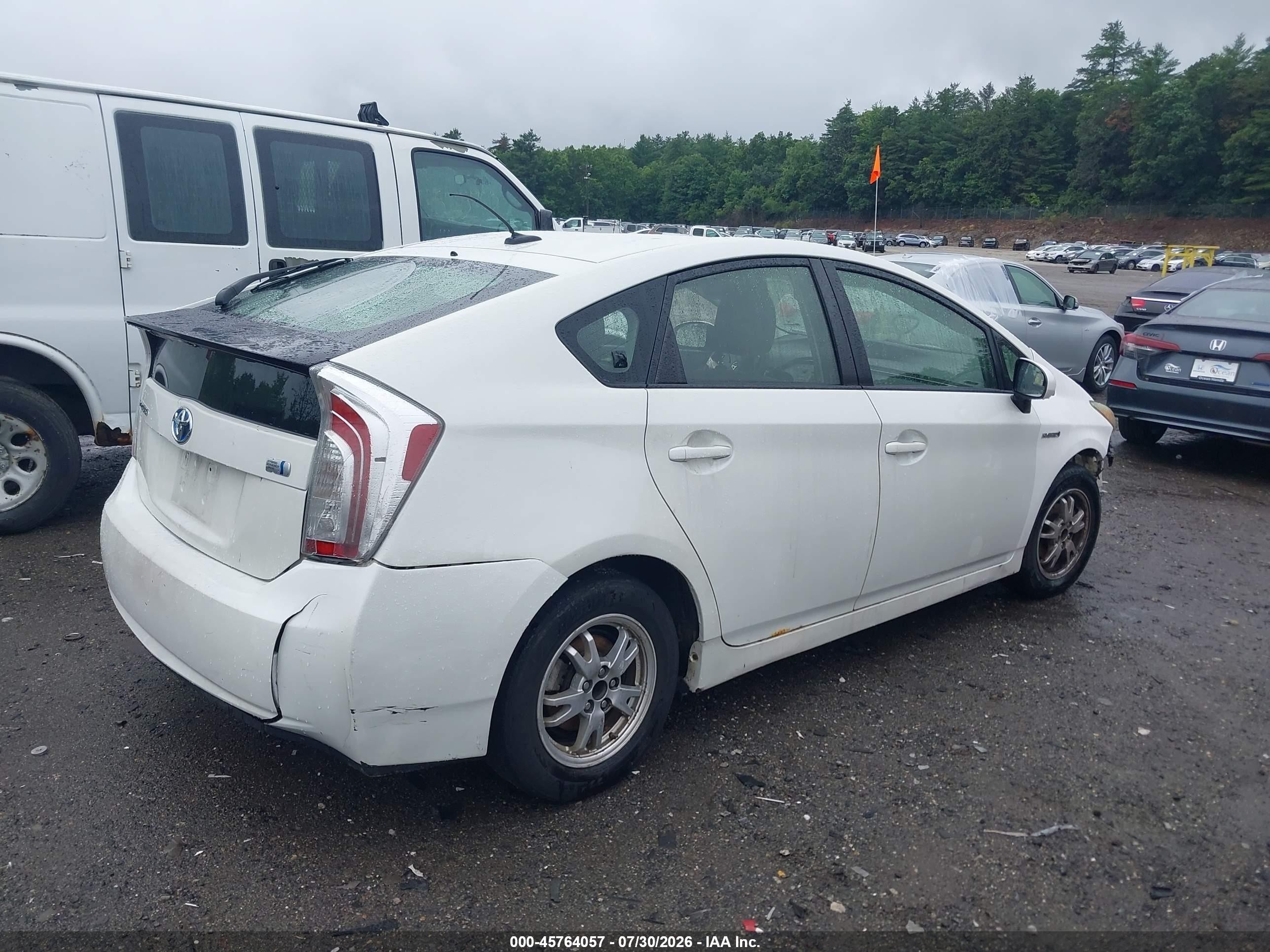 2014 Toyota Prius Three White vin: JTDKN3DU2E1741261