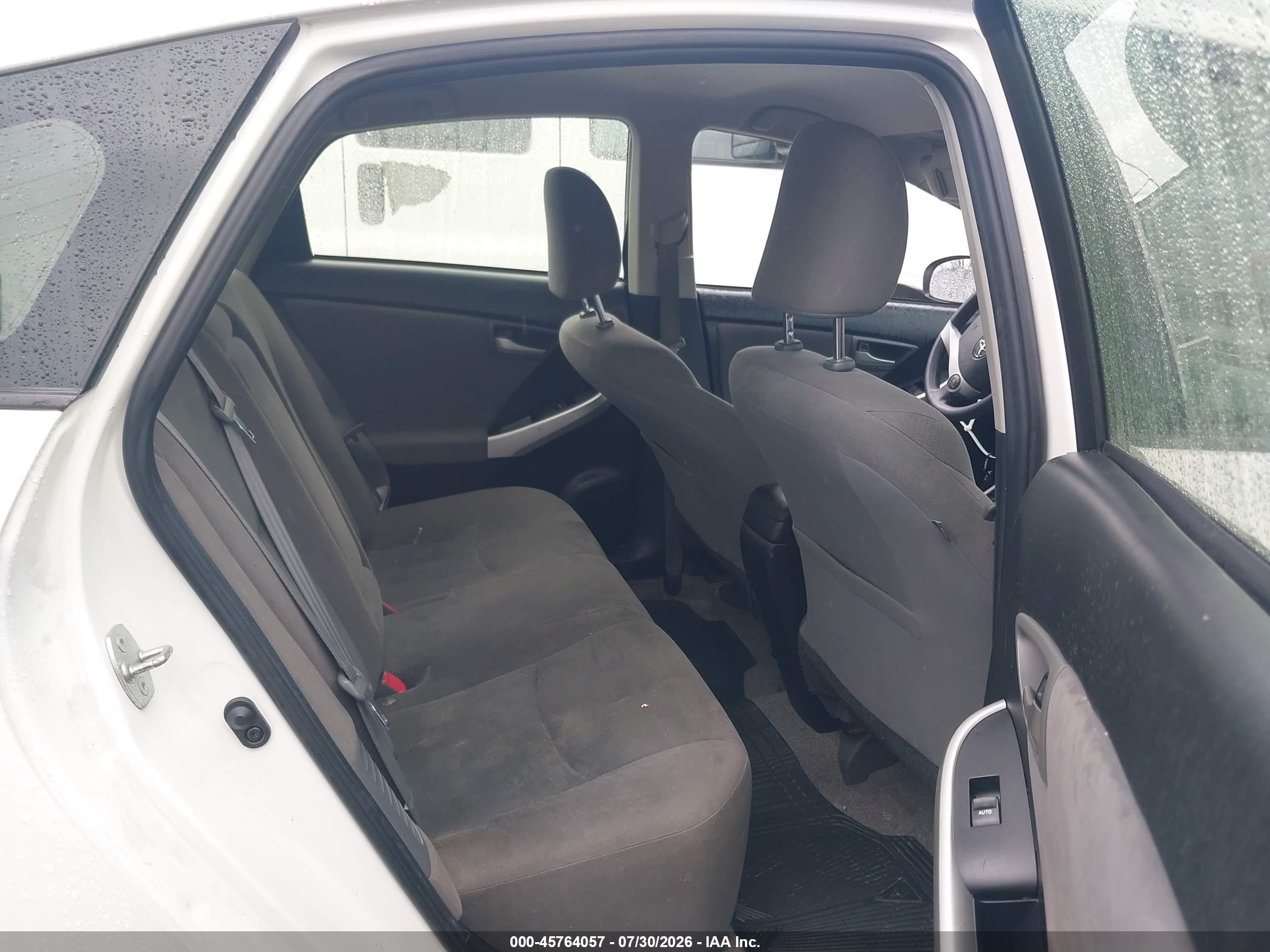 2014 Toyota Prius Three White vin: JTDKN3DU2E1741261