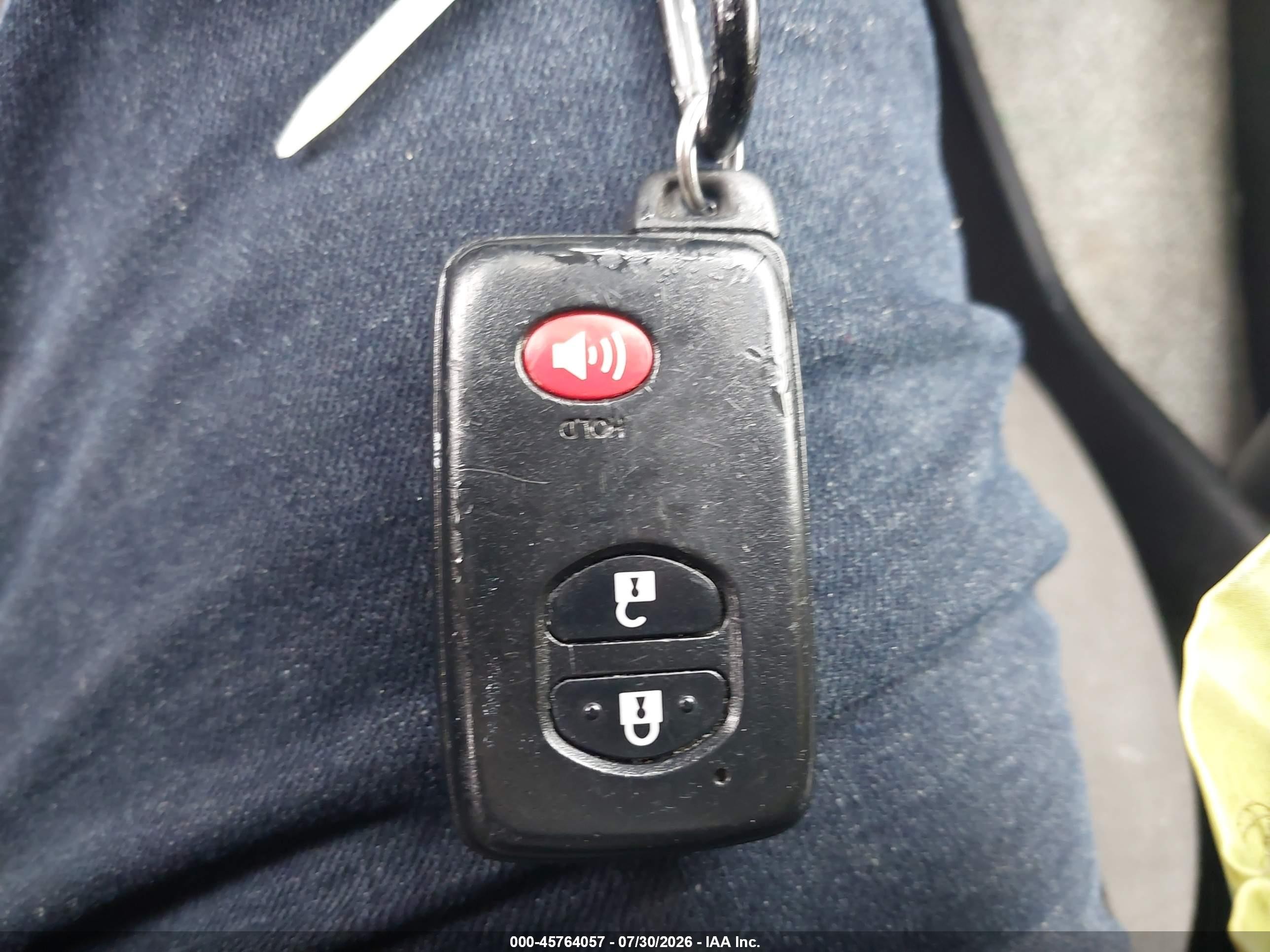 2014 Toyota Prius Three White vin: JTDKN3DU2E1741261