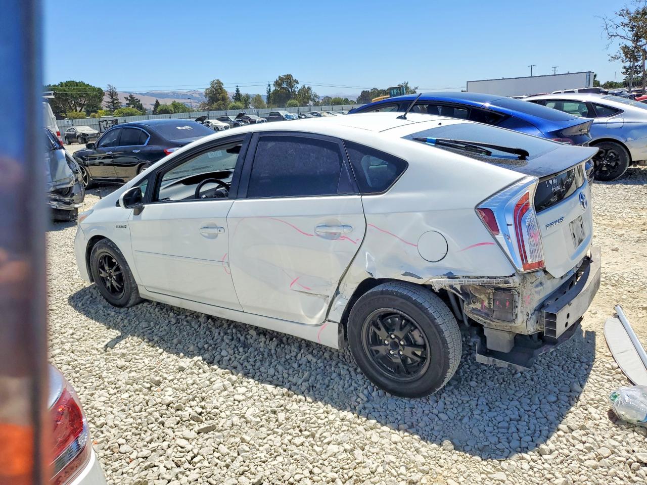 2014 Toyota Prius Two Белый vin: JTDKN3DU2E1752292