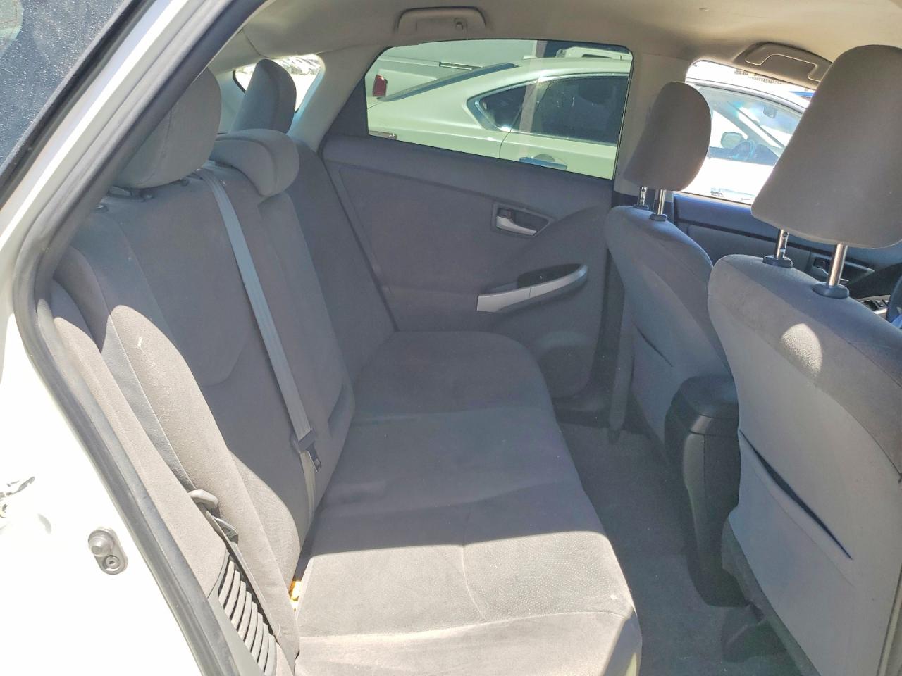 2014 Toyota Prius Two Белый vin: JTDKN3DU2E1752292