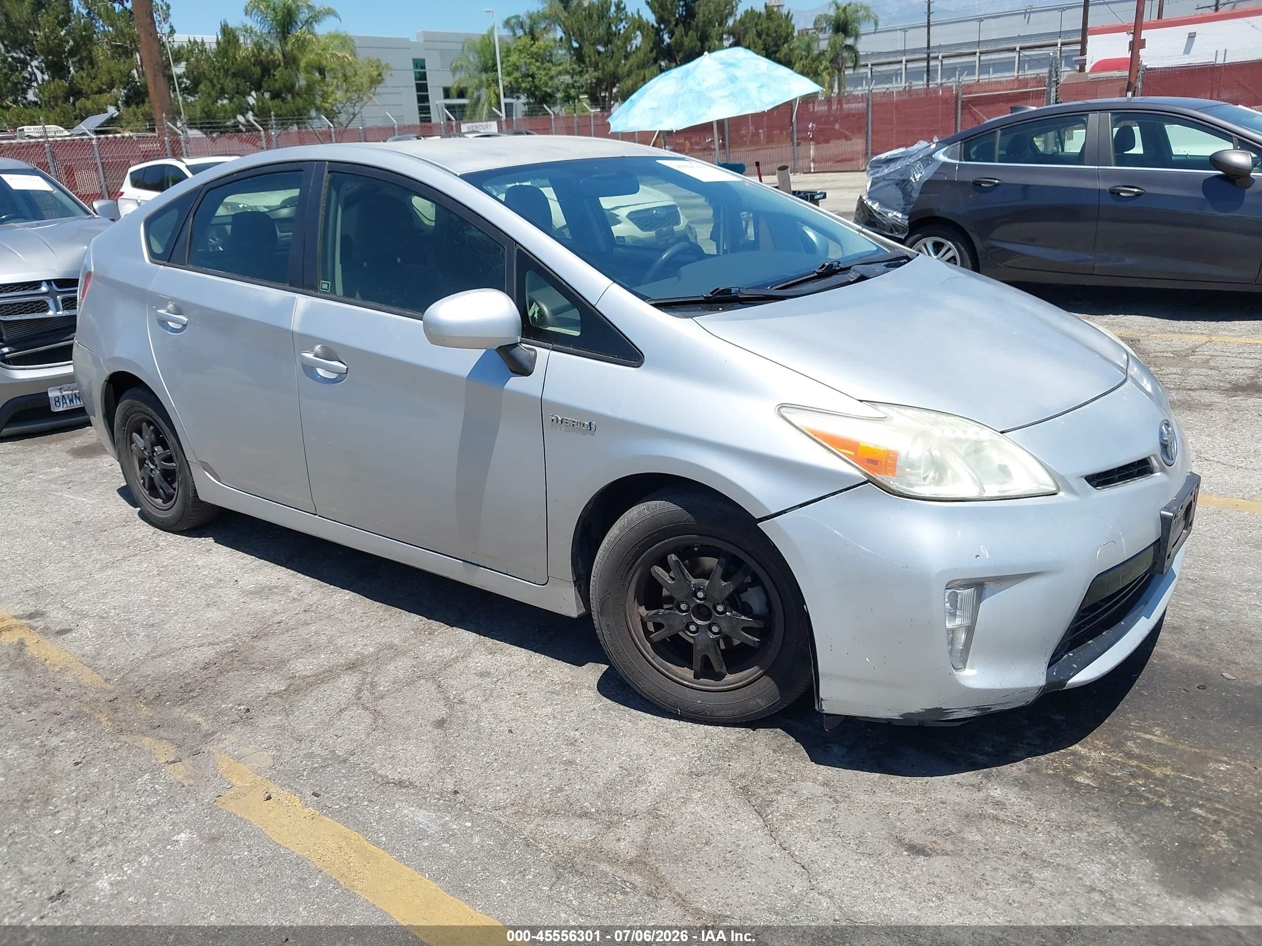 2014 Toyota Prius Two Silver vin: JTDKN3DU2E1752339