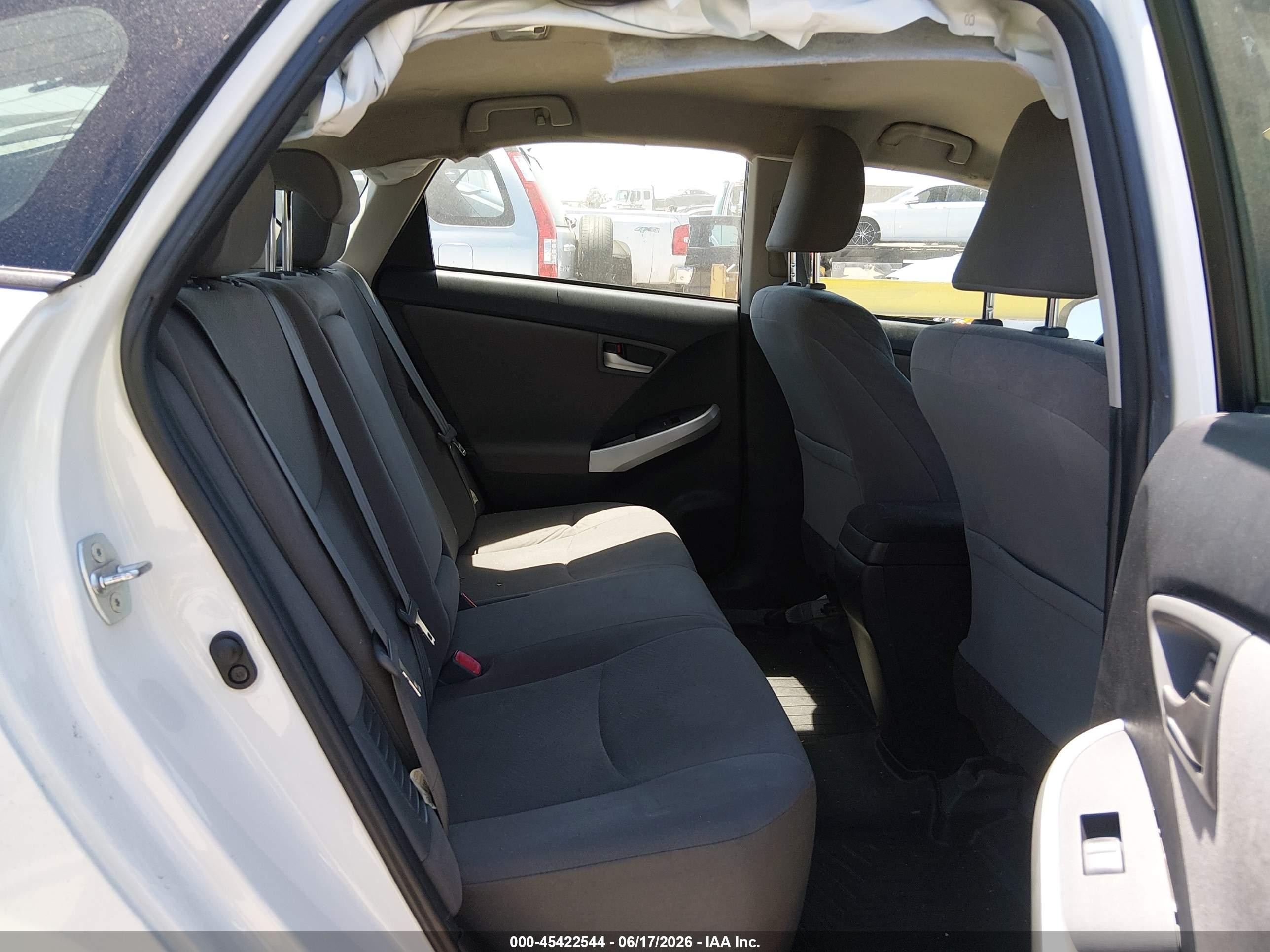 2014 Toyota Prius Three White vin: JTDKN3DU2E1759632