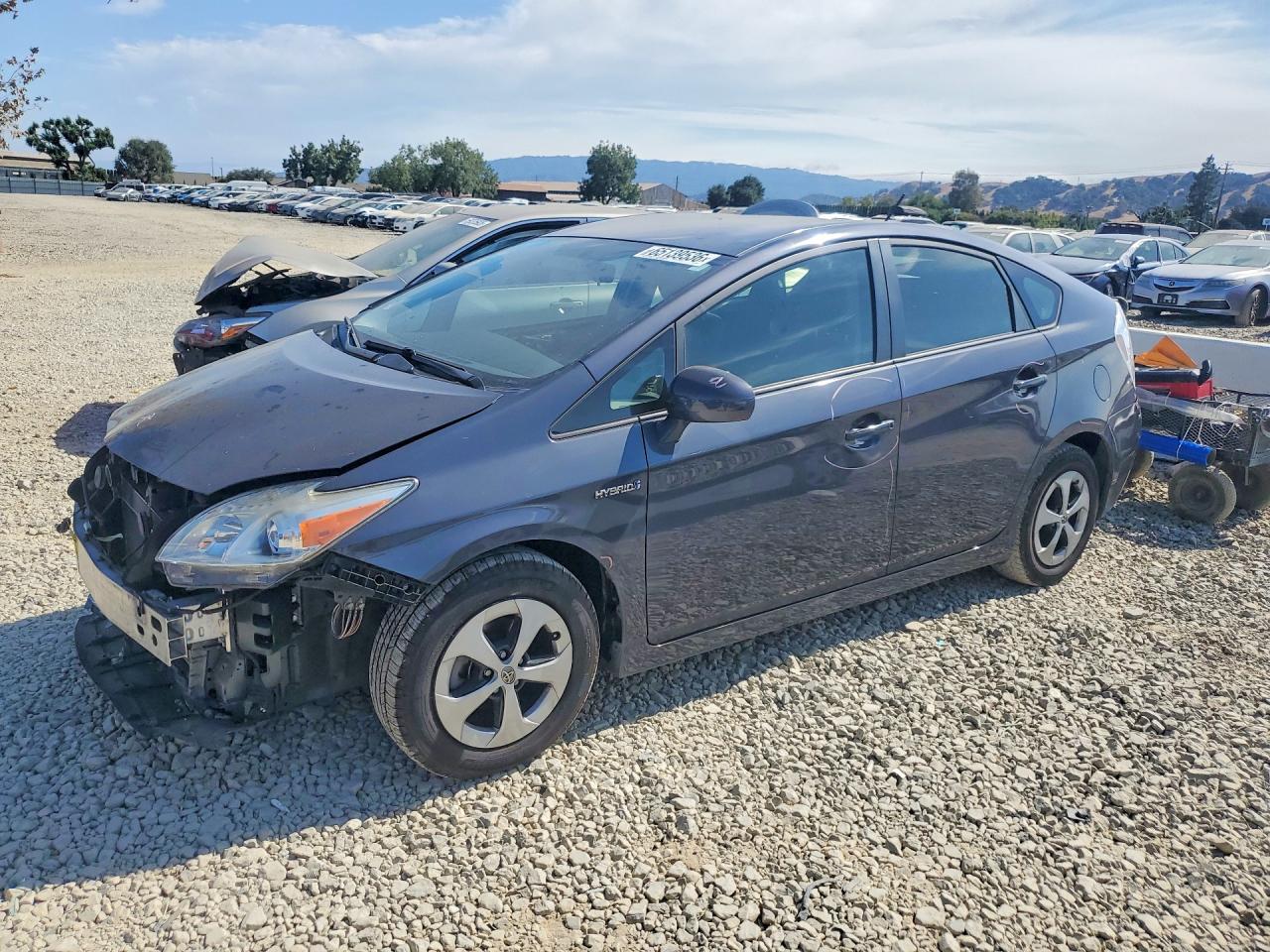 2014 Toyota Prius Three Серый vin: JTDKN3DU2E1776141