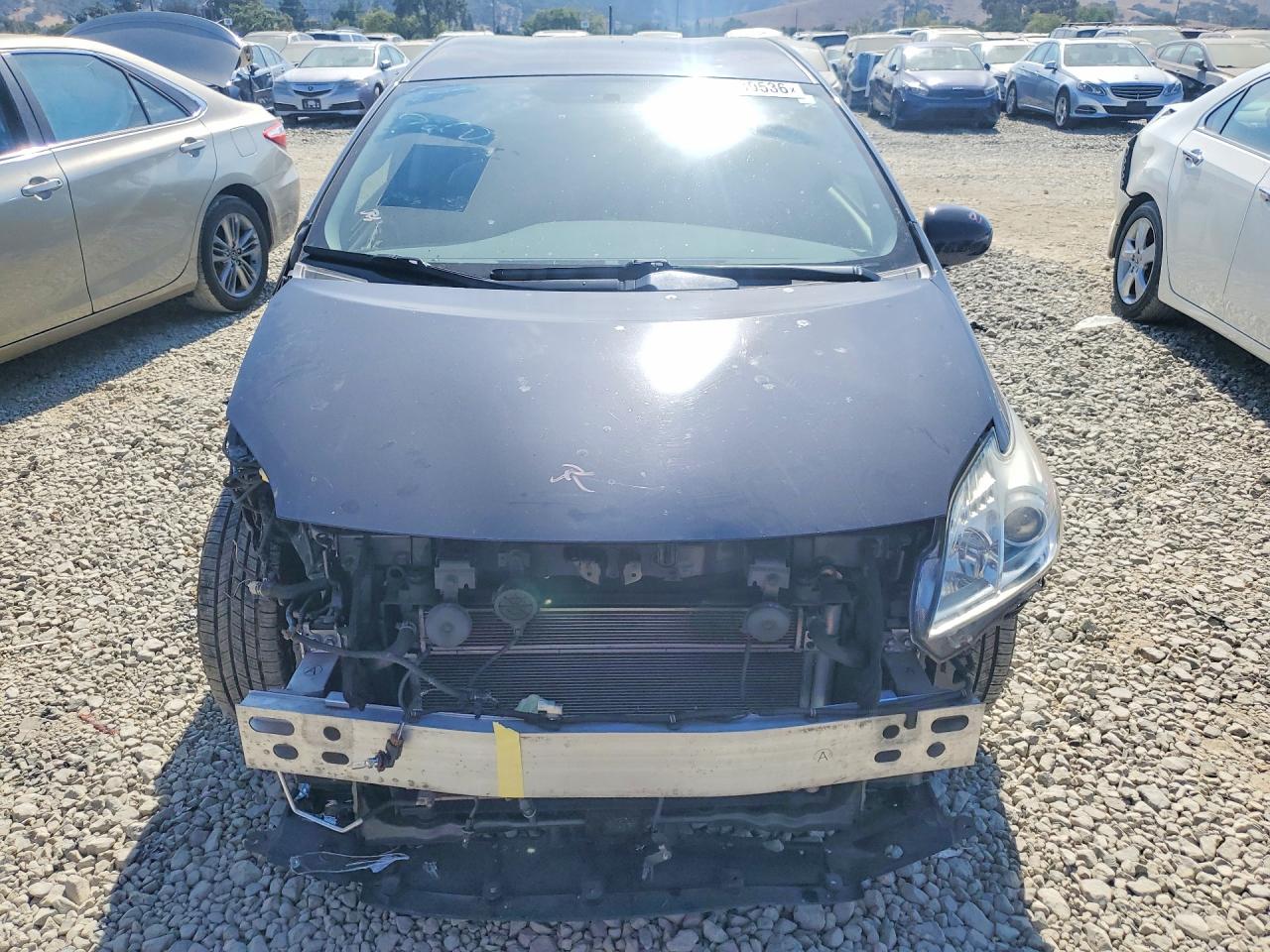 2014 Toyota Prius Three Серый vin: JTDKN3DU2E1776141