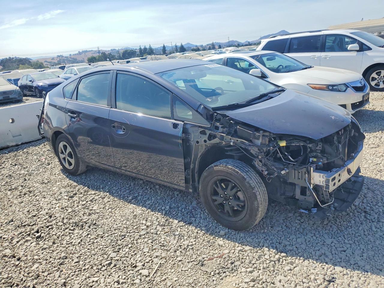 2014 Toyota Prius Three Серый vin: JTDKN3DU2E1776141