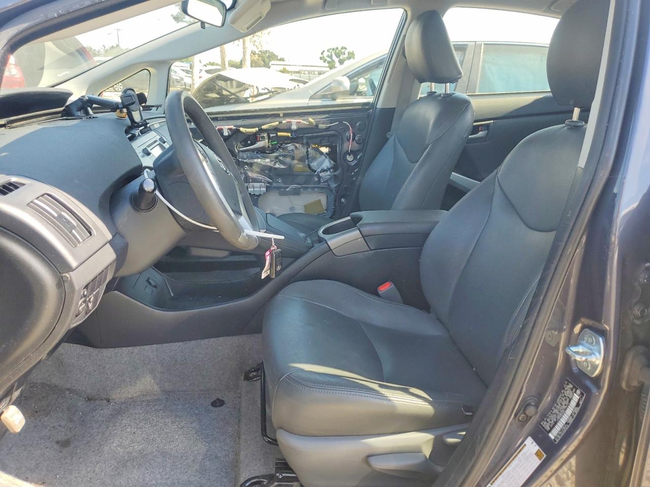 2014 Toyota Prius Three Серый vin: JTDKN3DU2E1776141