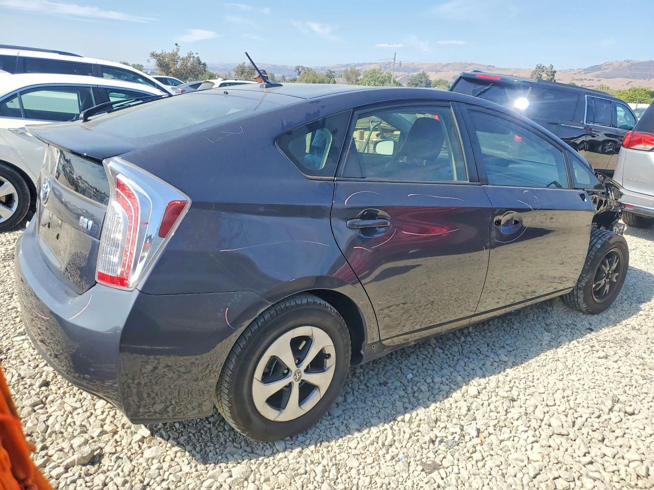 2014 Toyota Prius Three Серый vin: JTDKN3DU2E1776141