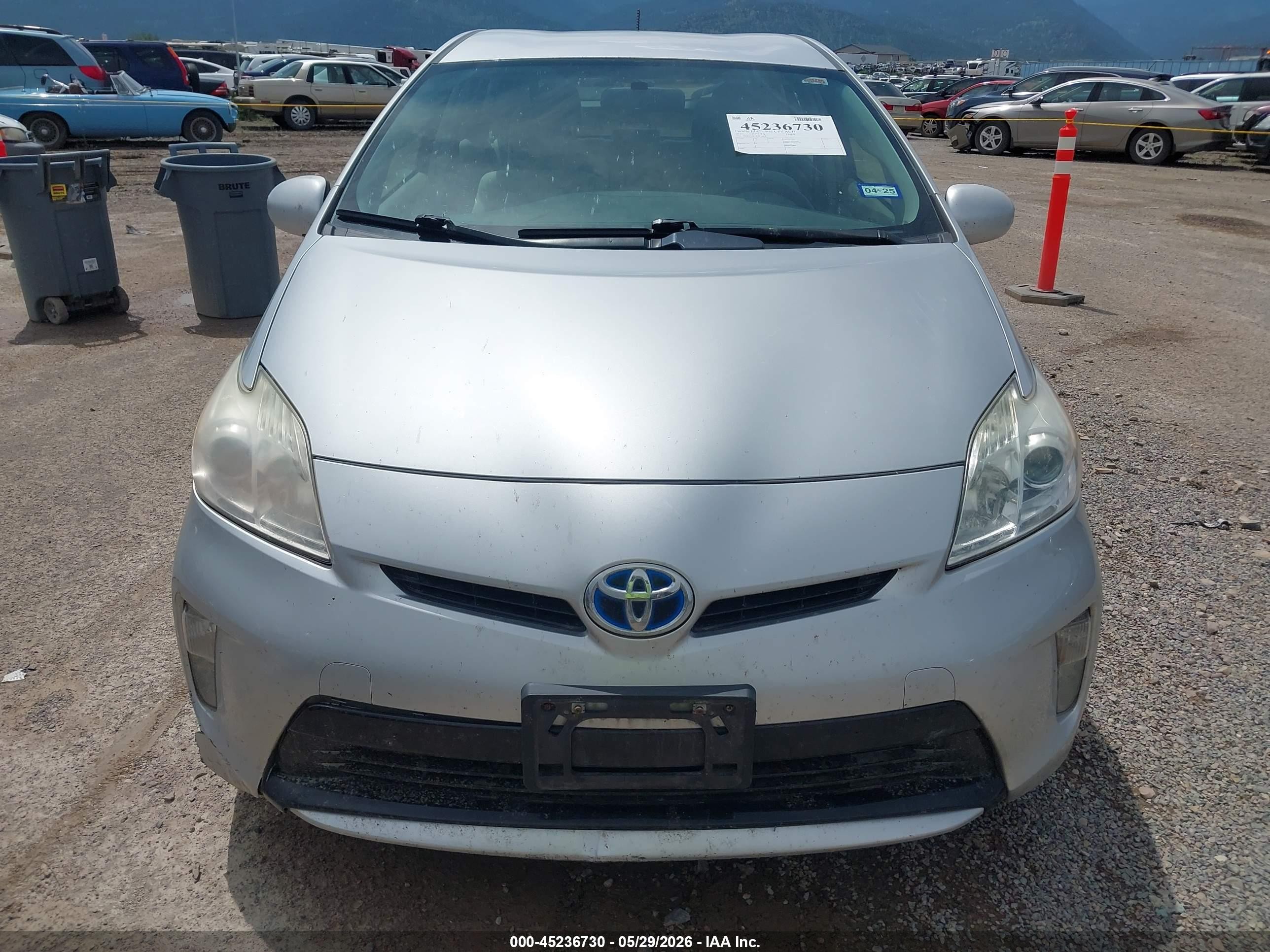 2014 Toyota Prius Two Silver vin: JTDKN3DU2E1776608