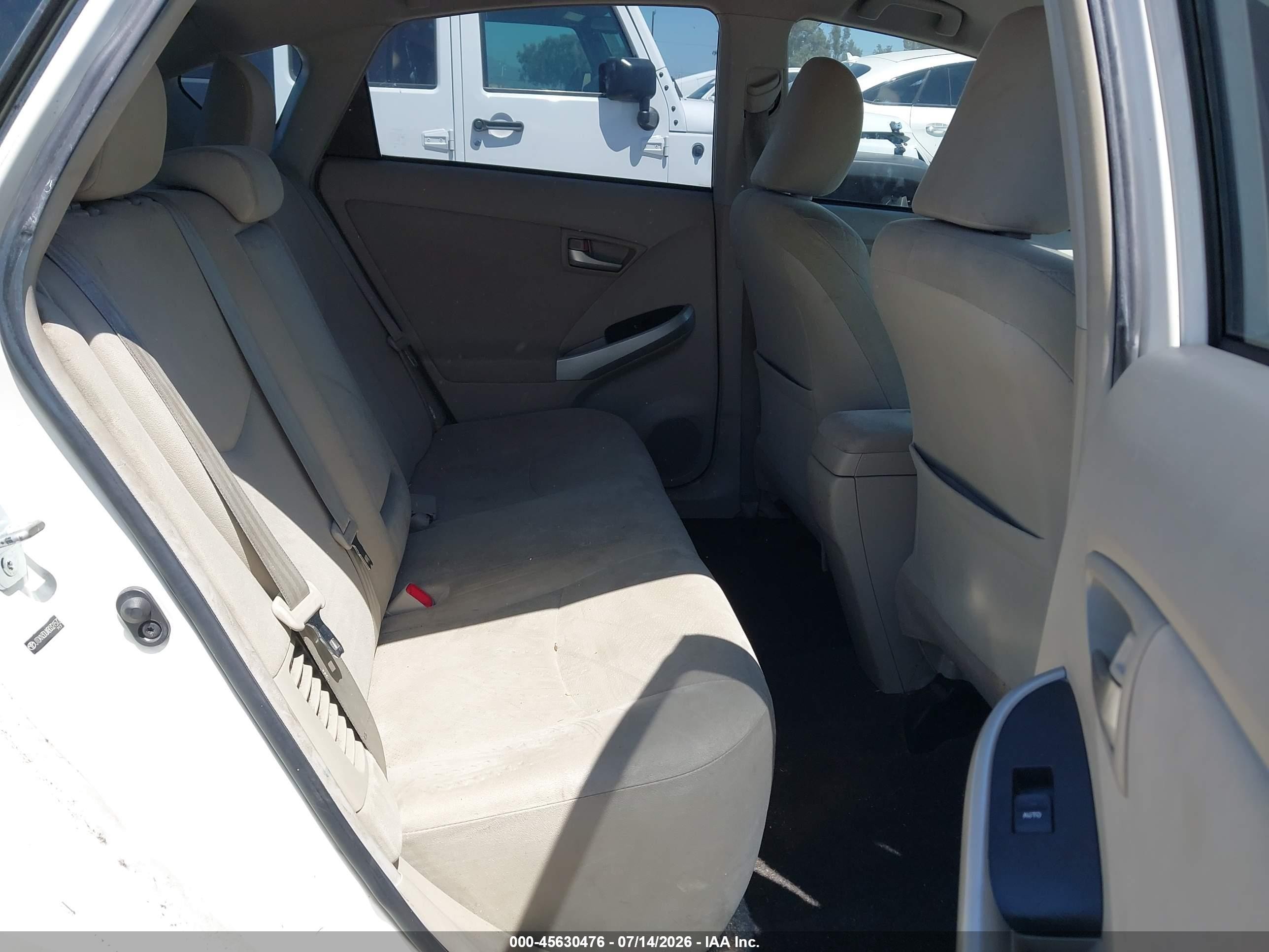 2014 Toyota Prius Two White vin: JTDKN3DU2E1777449