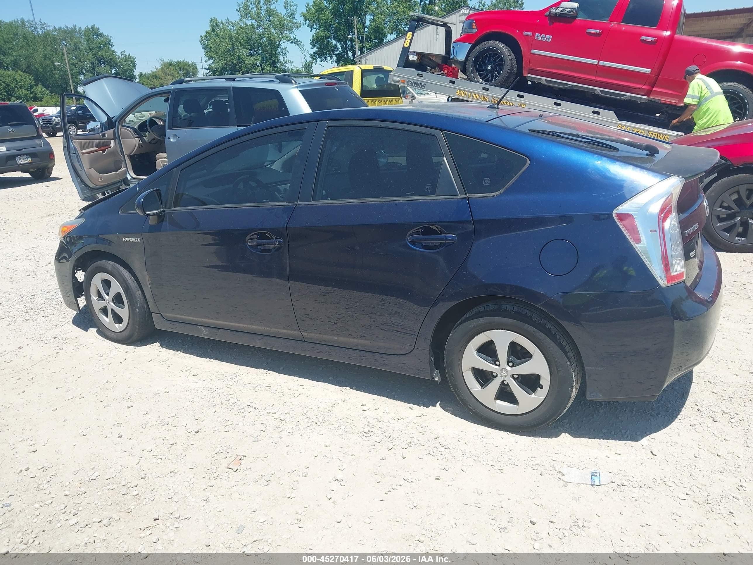 2014 Toyota Prius Two Серый vin: JTDKN3DU2E1796499