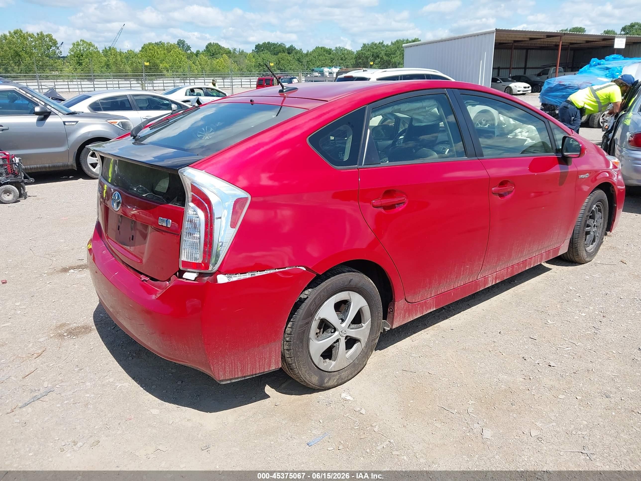 2015 Toyota Prius Four Красный vin: JTDKN3DU2F0395929