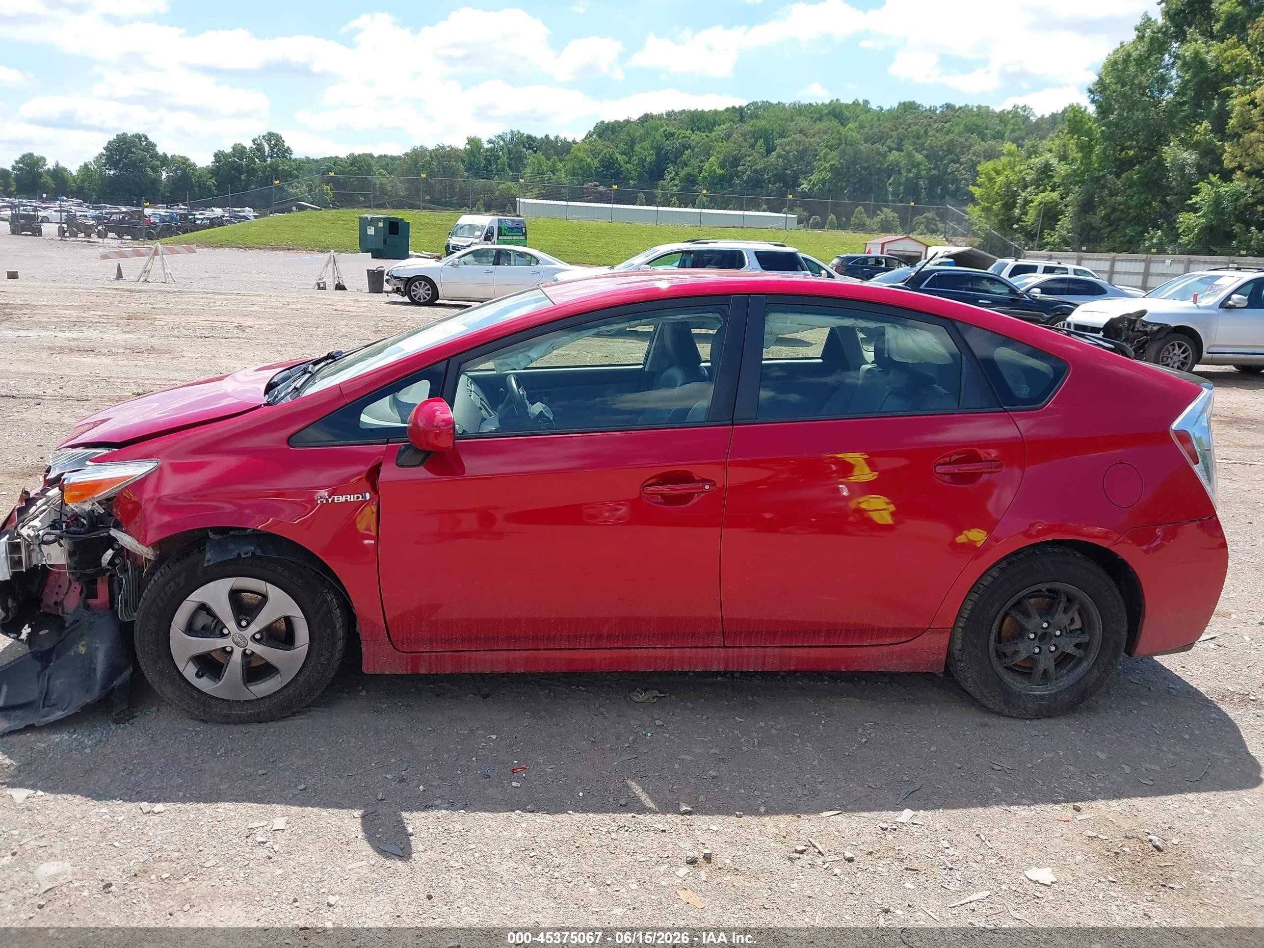 2015 Toyota Prius Four Красный vin: JTDKN3DU2F0395929