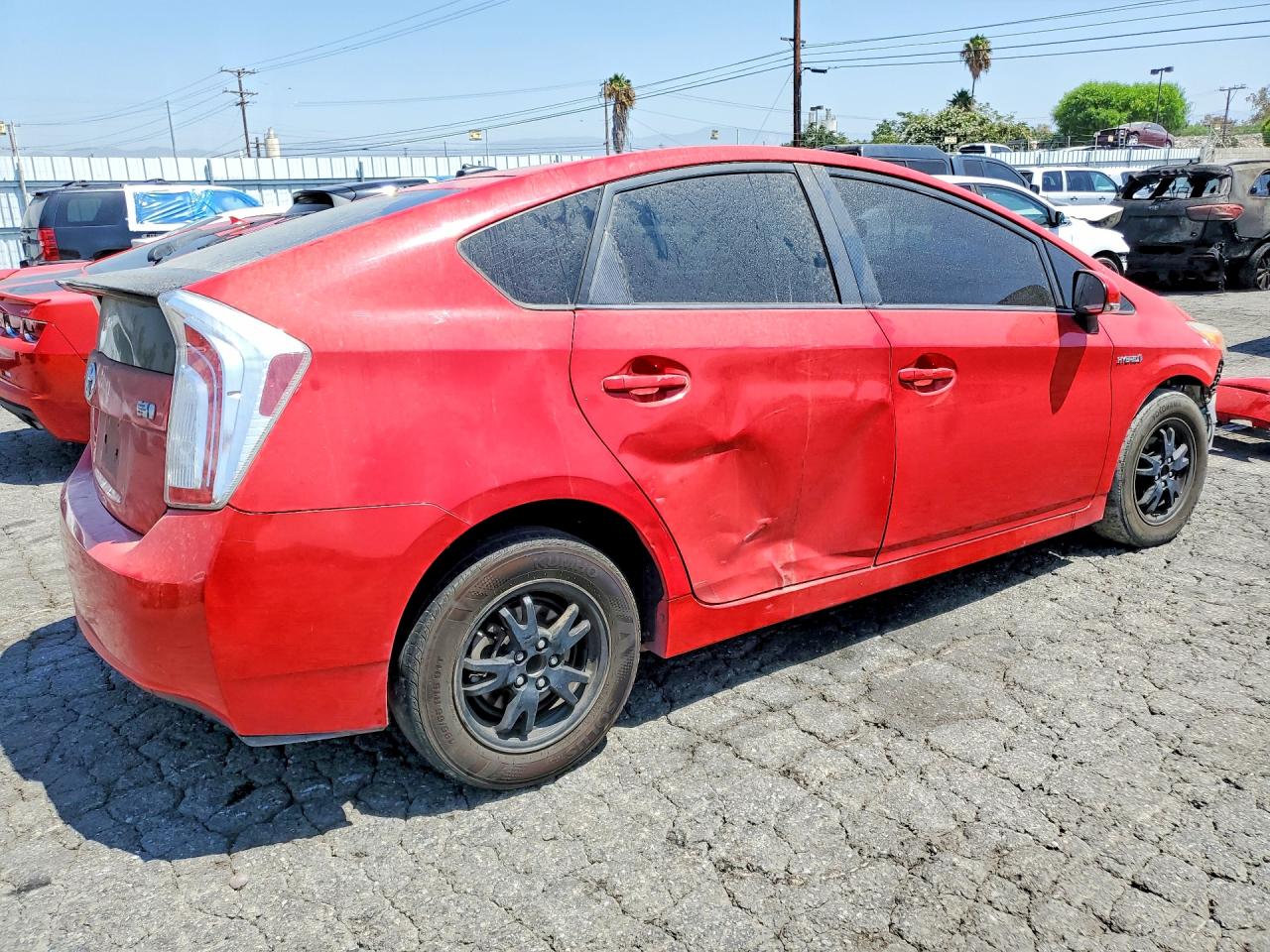2015 Toyota Prius Persona Series Red vin: JTDKN3DU2F0401521